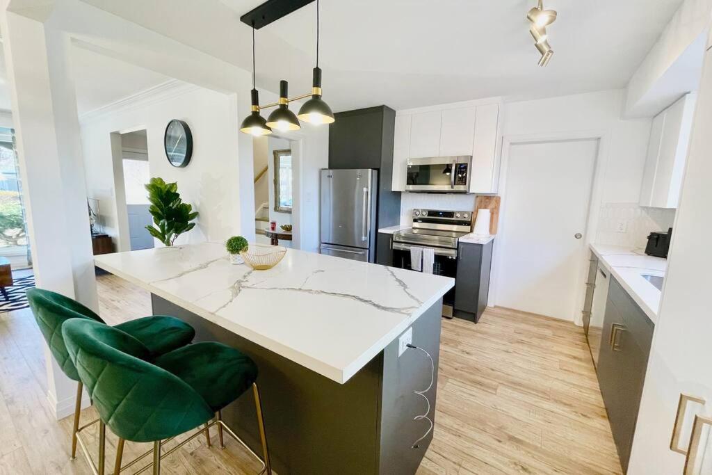 3 Bdr Bungalow in Burlington