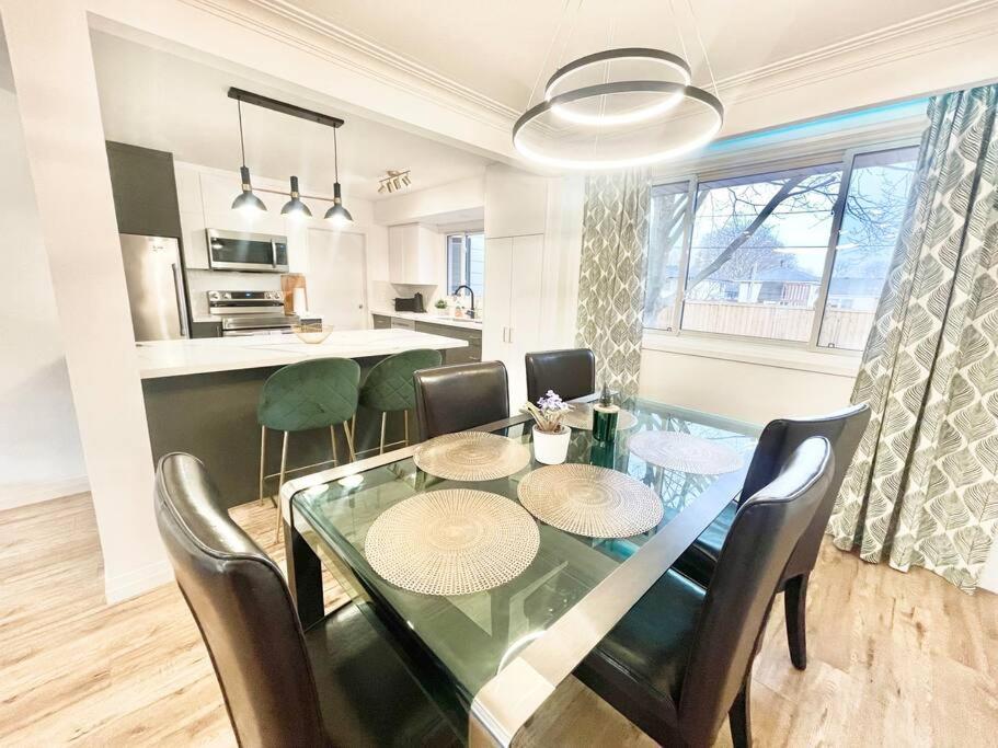 3 Bdr Bungalow in Burlington