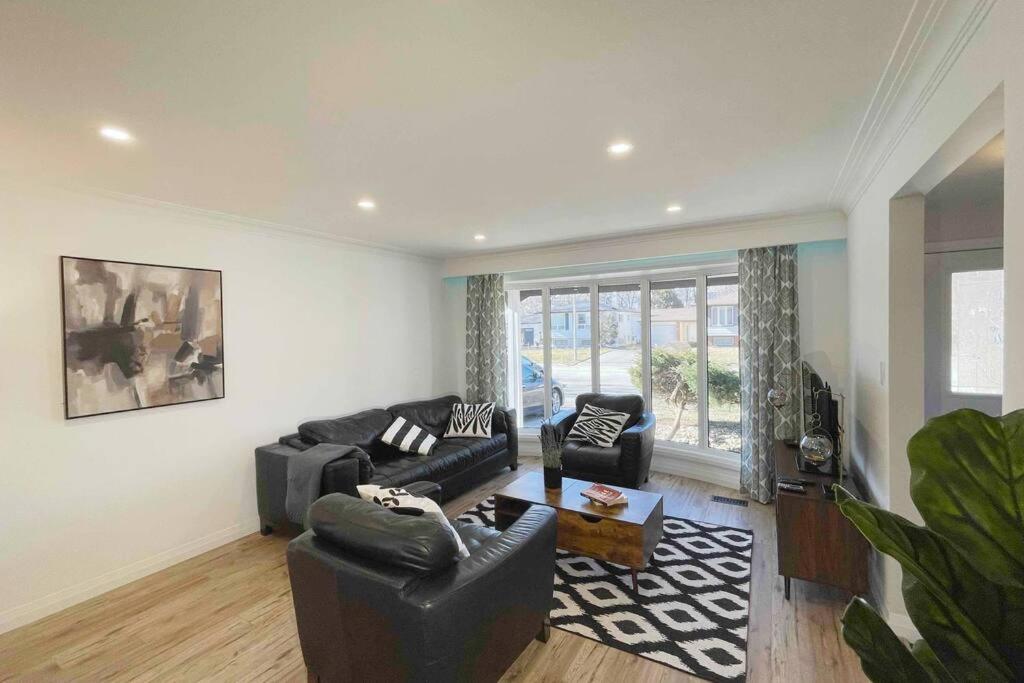 3 Bdr Bungalow in Burlington