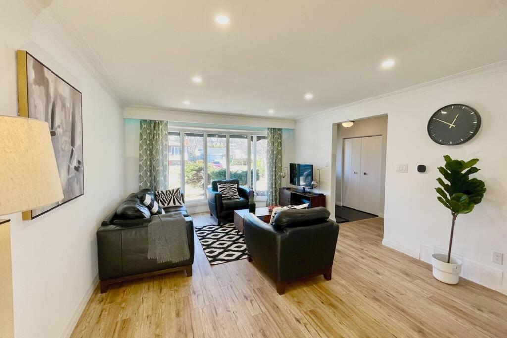 3 Bdr Bungalow in Burlington