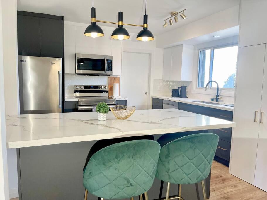 3 Bdr Bungalow in Burlington