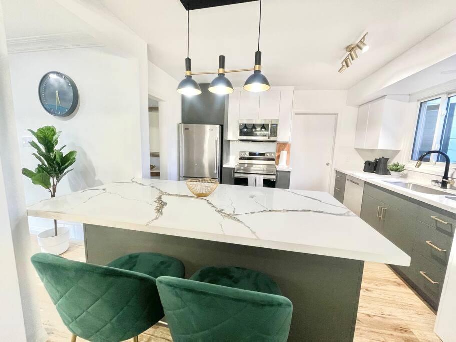 3 Bdr Bungalow in Burlington