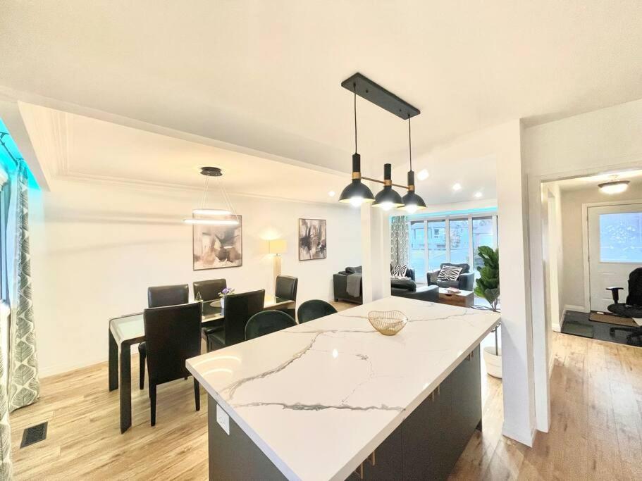 3 Bdr Bungalow in Burlington