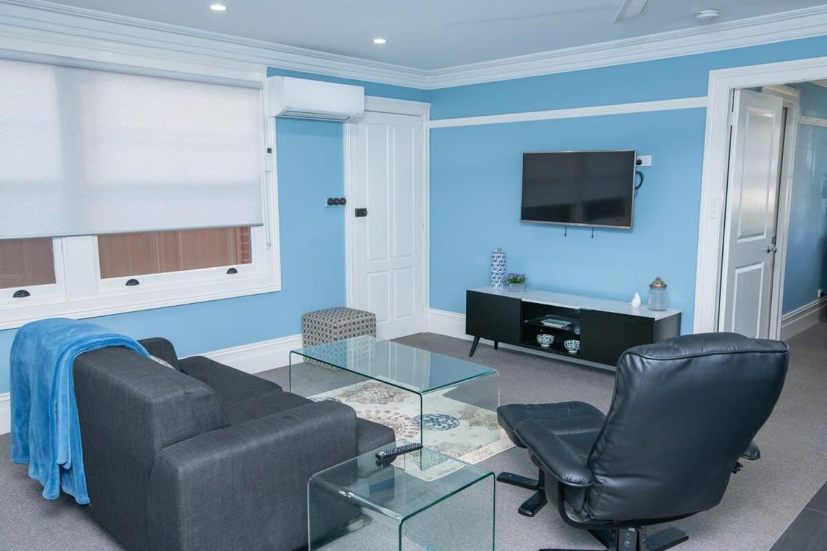 Blue Door Apartment 2 - CBD, Heritage, Ideal for Work