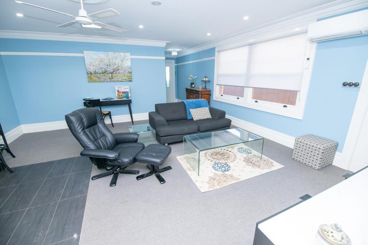 Blue Door Apartment 2 - CBD, Heritage, Ideal for Work
