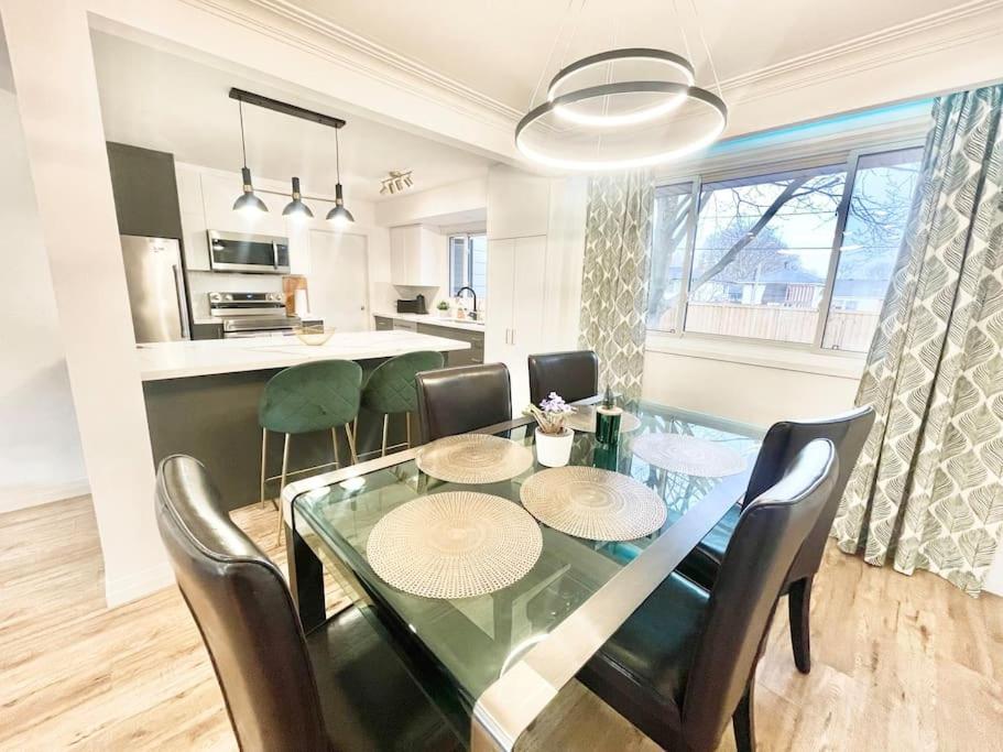 3 Bdr Bungalow in Burlington