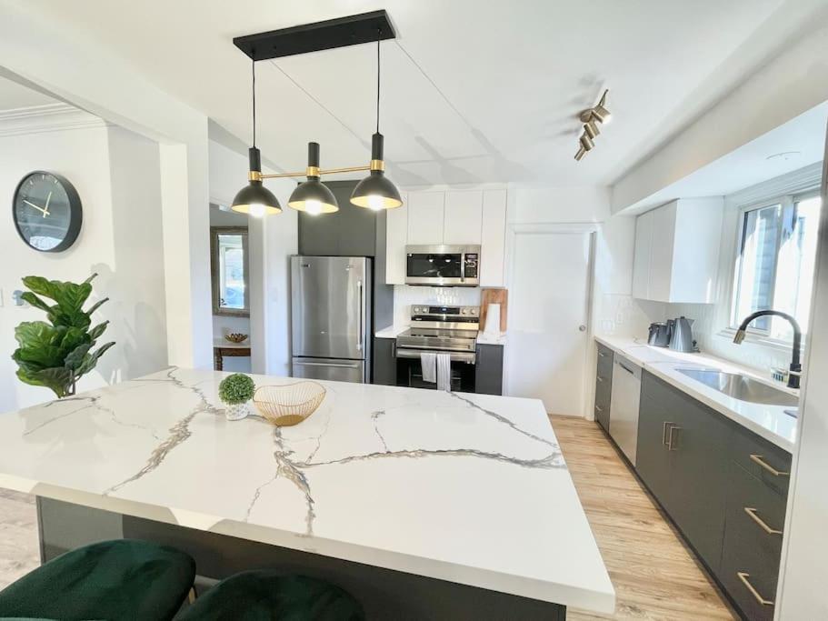 3 Bdr Bungalow in Burlington