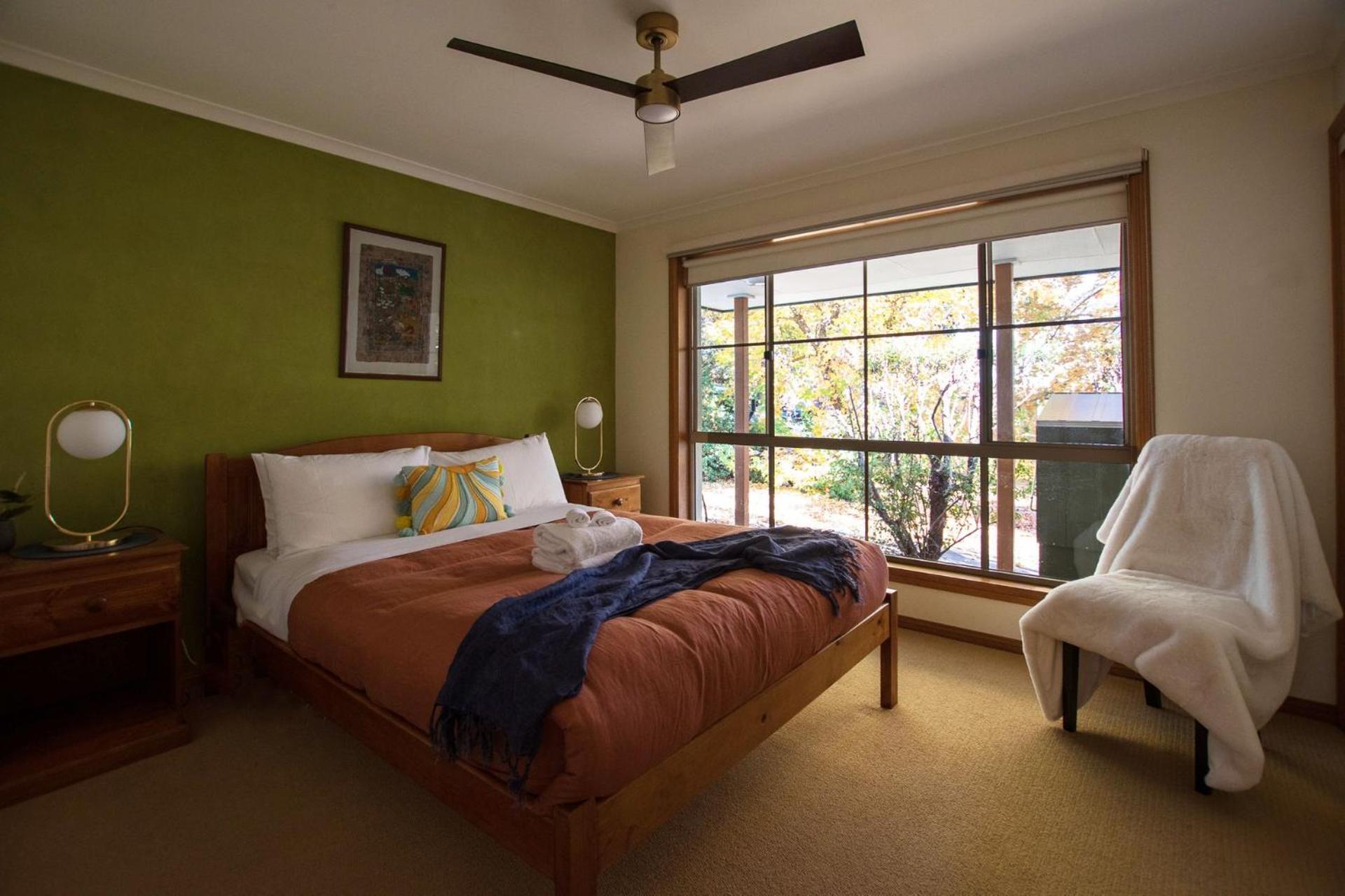 9a Woodlands Grove