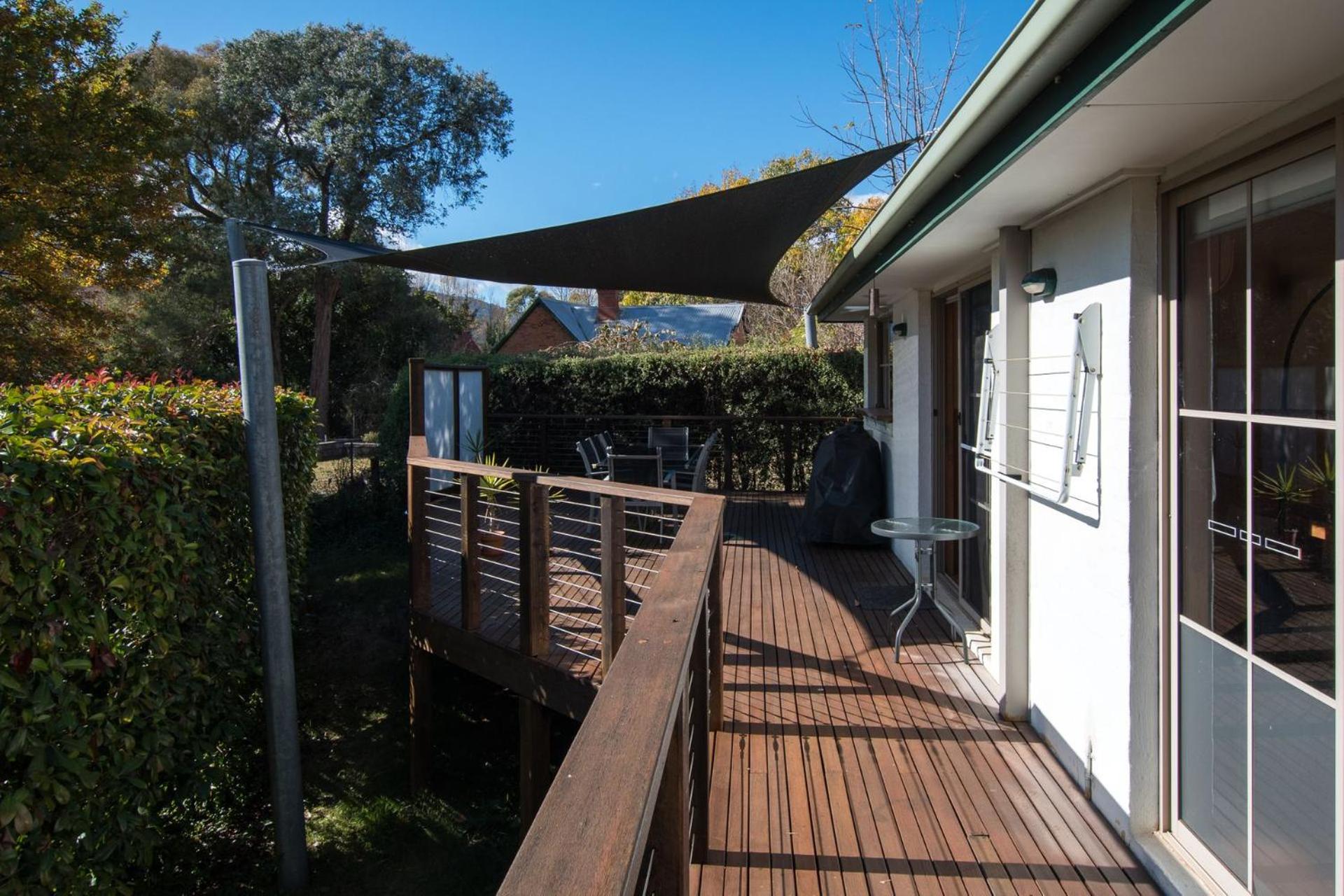 9a Woodlands Grove