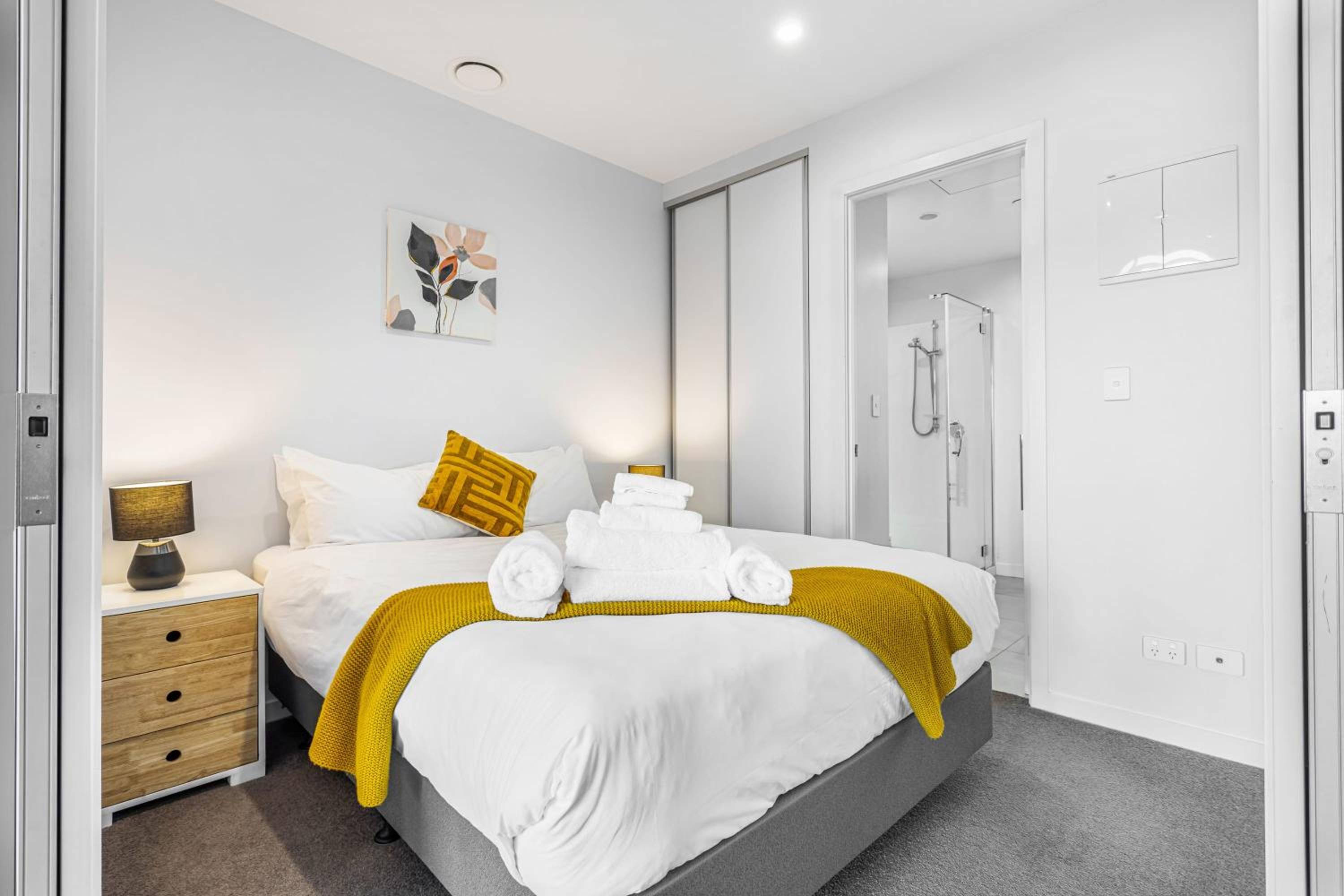Lovely Bright Apartment - Central Takapuna! view 5