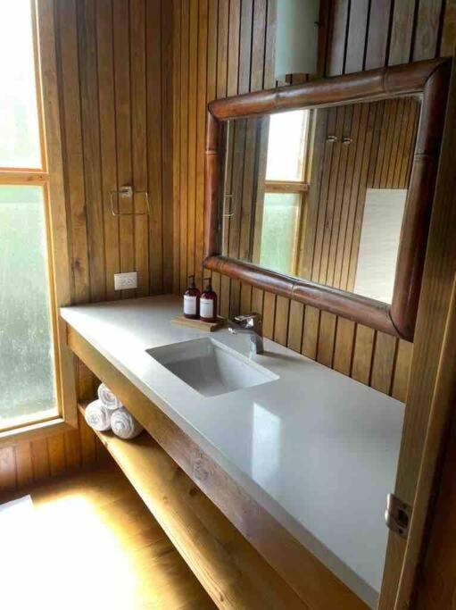 RD001 Linda Casa en Rio Dulce - Property Image 7
