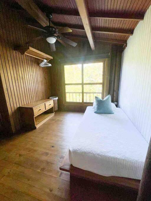 RD001 Linda Casa en Rio Dulce - Property Image 6
