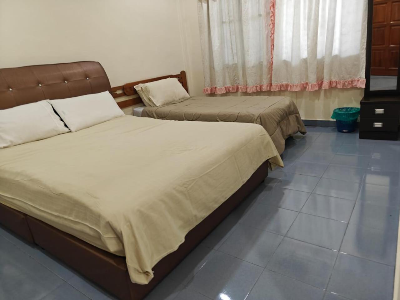Carols Guesthouse near Jonker and Satay Celup photo 6