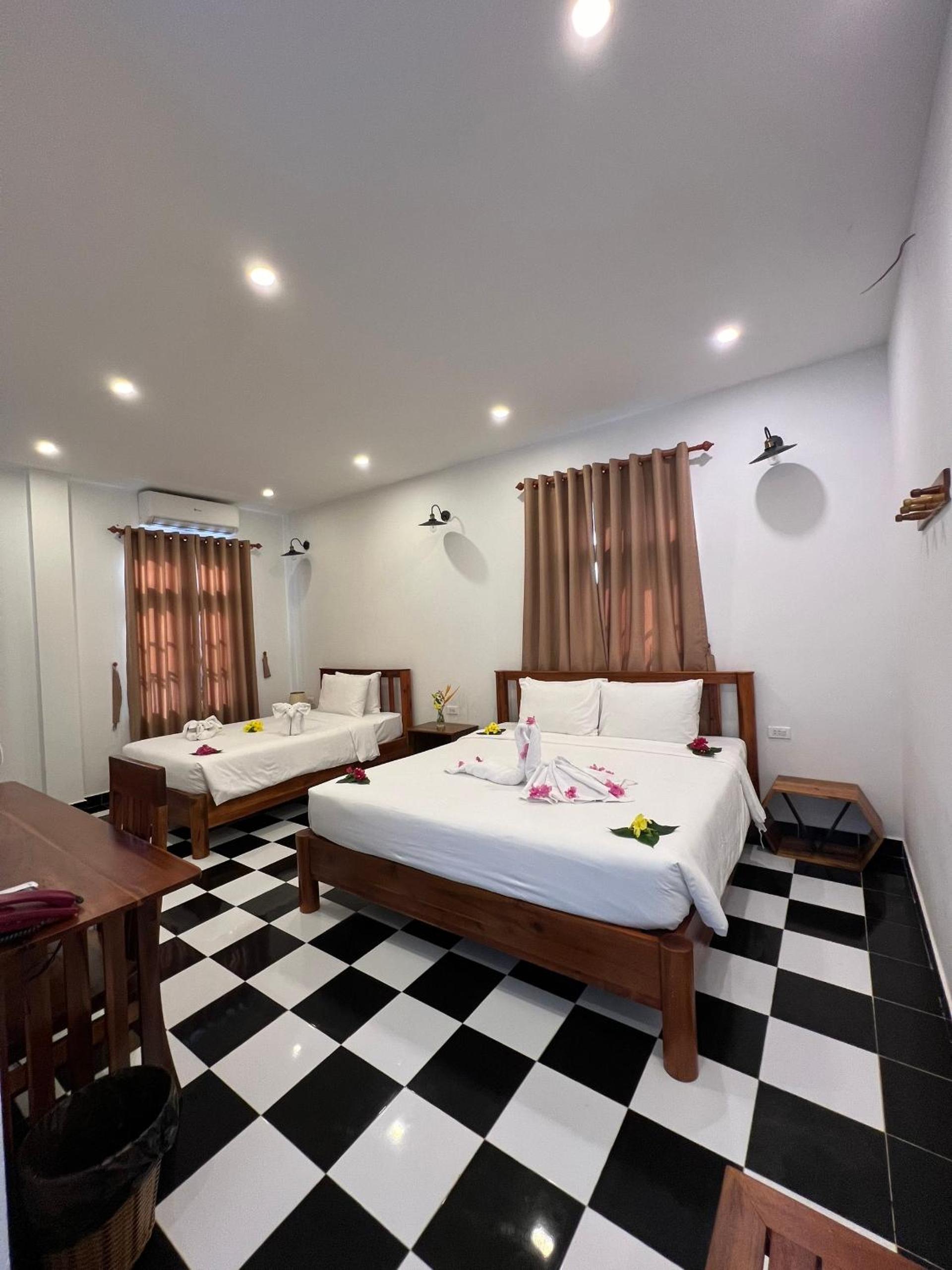 Vida Loca Sunset Beach Resort