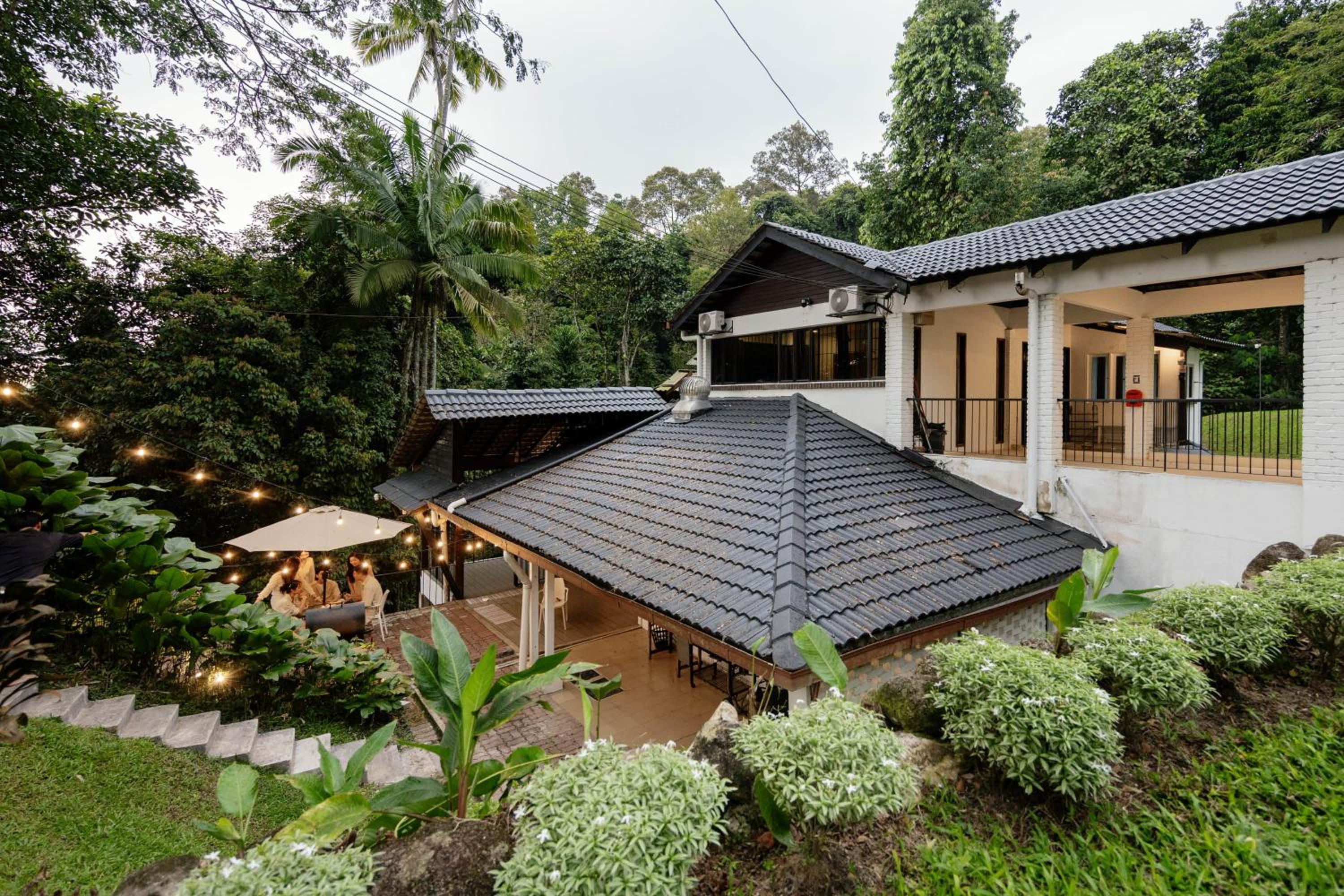 LilyJo's Modern Treehouse Serendah photo 6