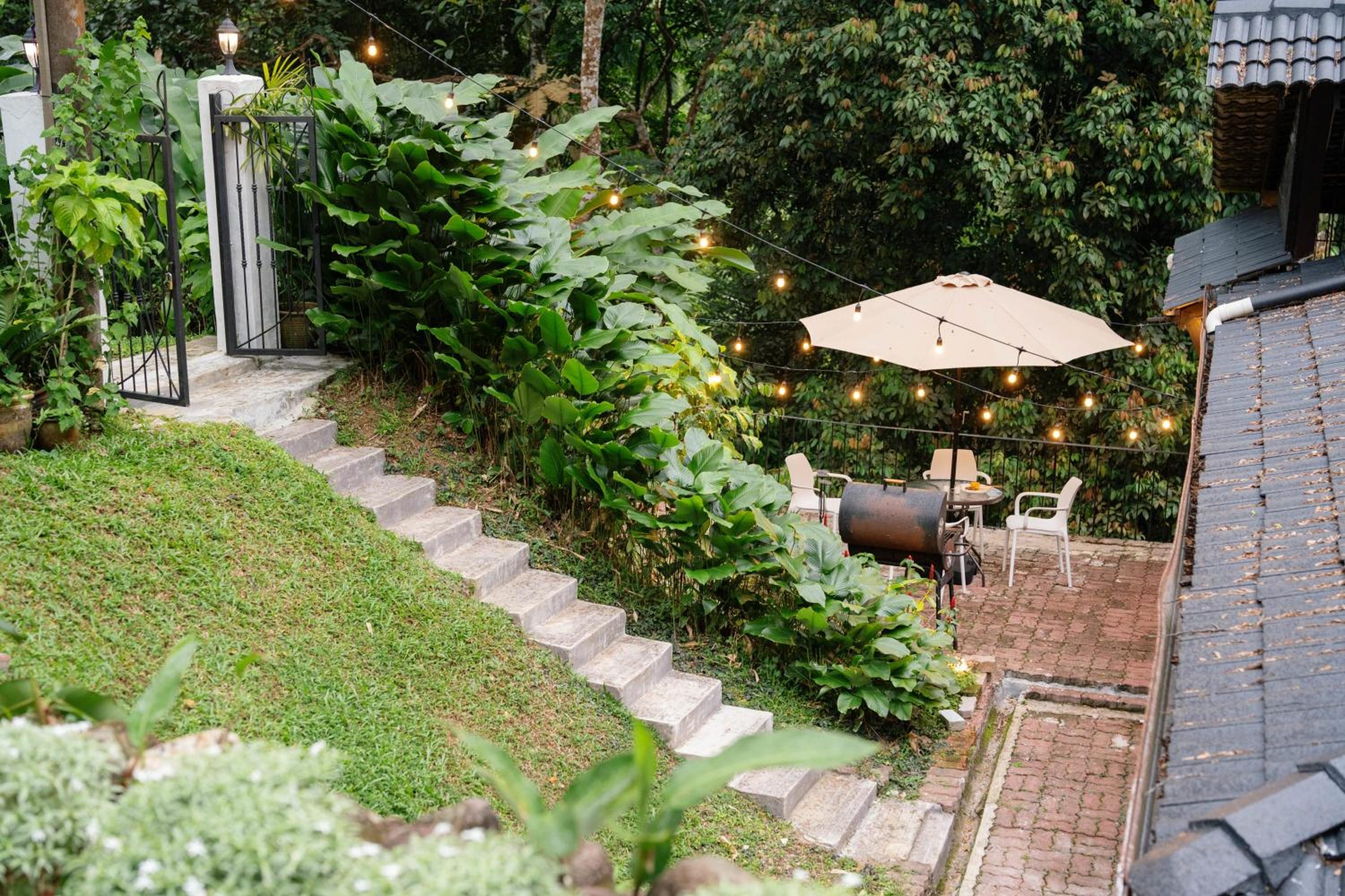 LilyJo's Modern Treehouse Serendah photo 7