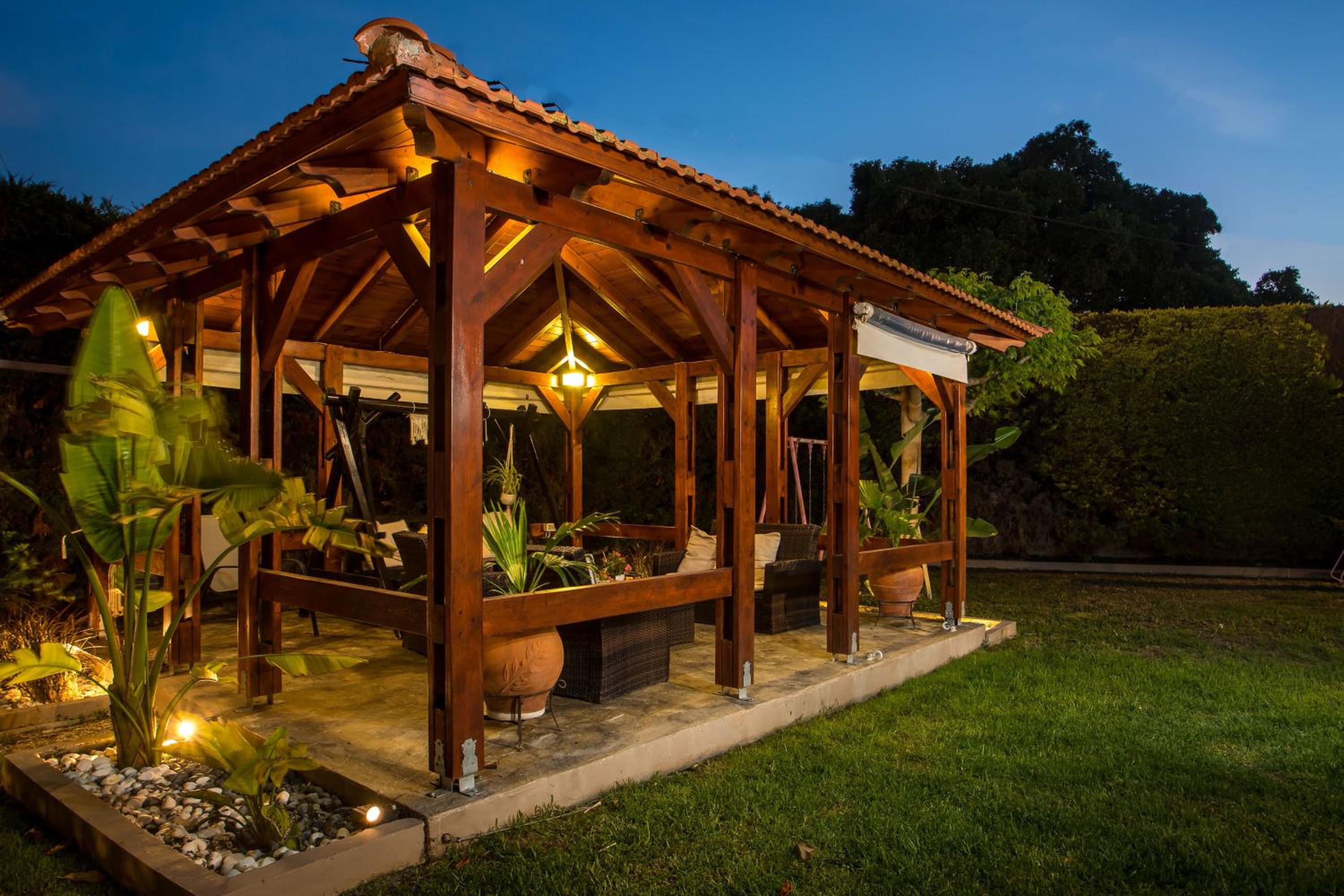Sea Breeze & Nature villa, with heated pool and garden retreat view 3