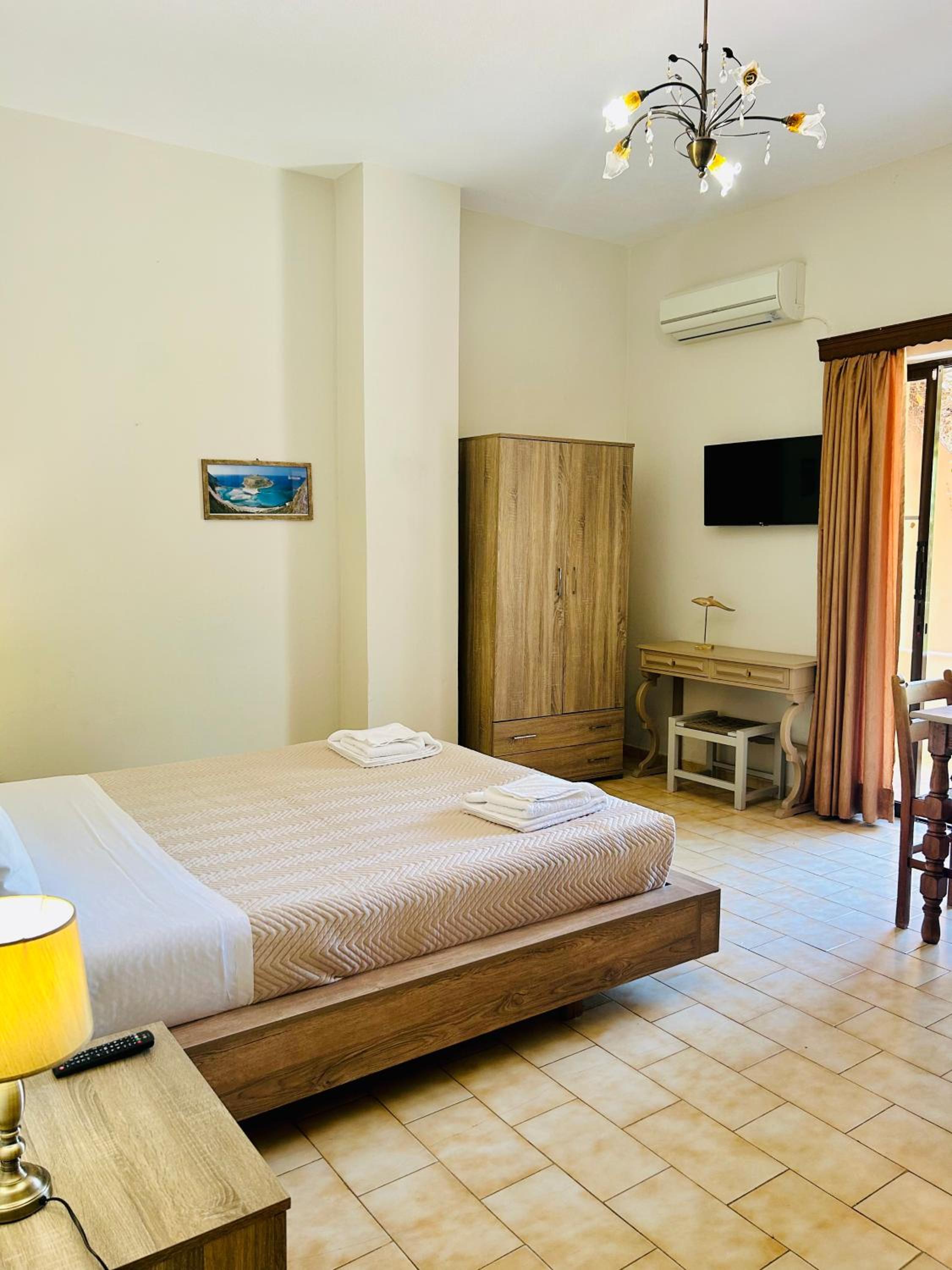 Esperia apartments