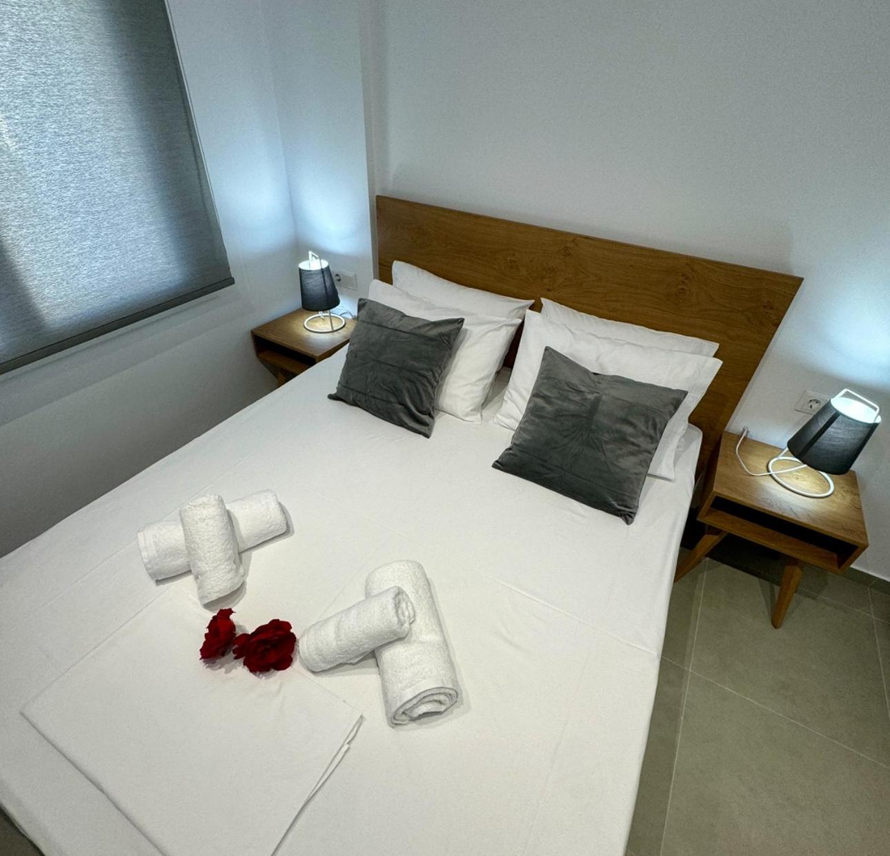 Zoe Seafront Aprt photo 3