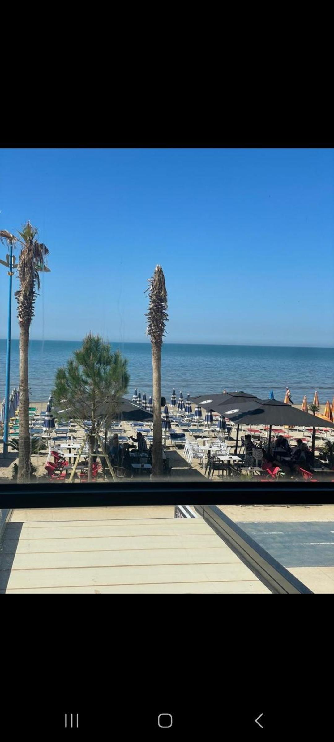 Divino Beachfront Apartment