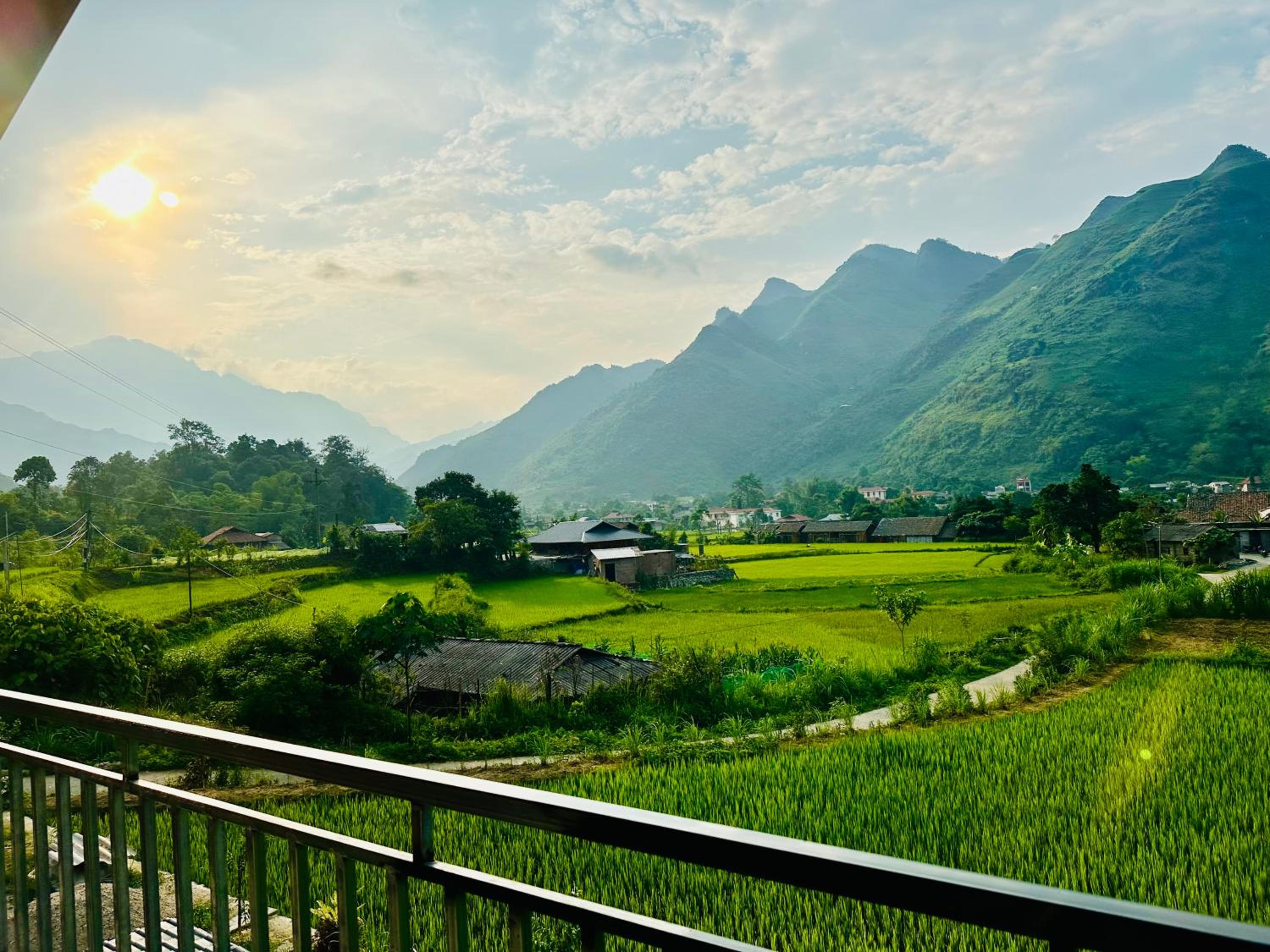 Du Gia Field View Homestay