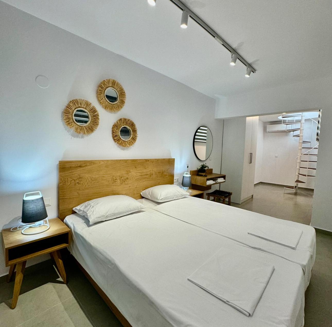 Zoe Seafront Aprt photo 5