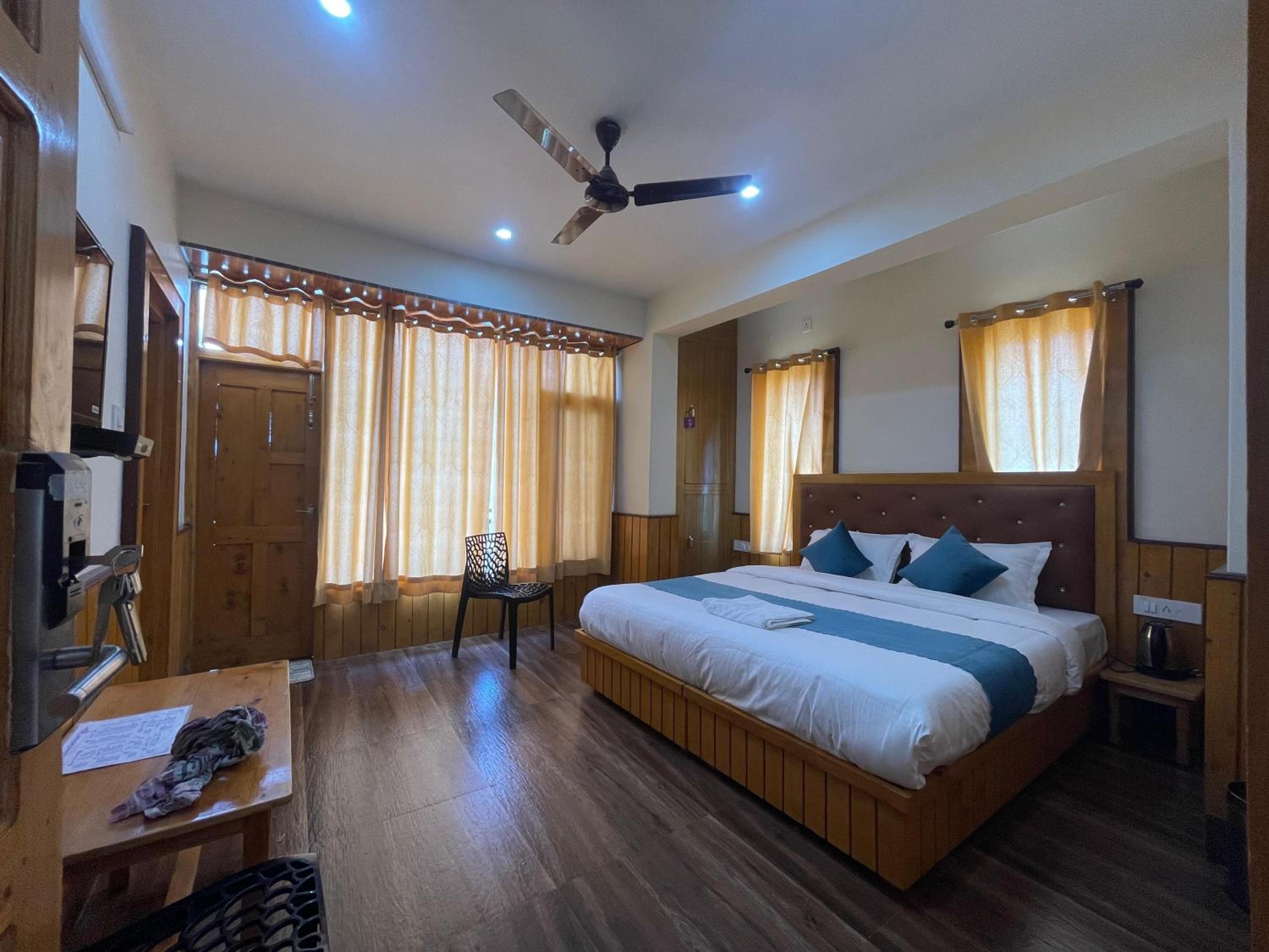 Hotel Diwan Sachpass Himalayan Brothers