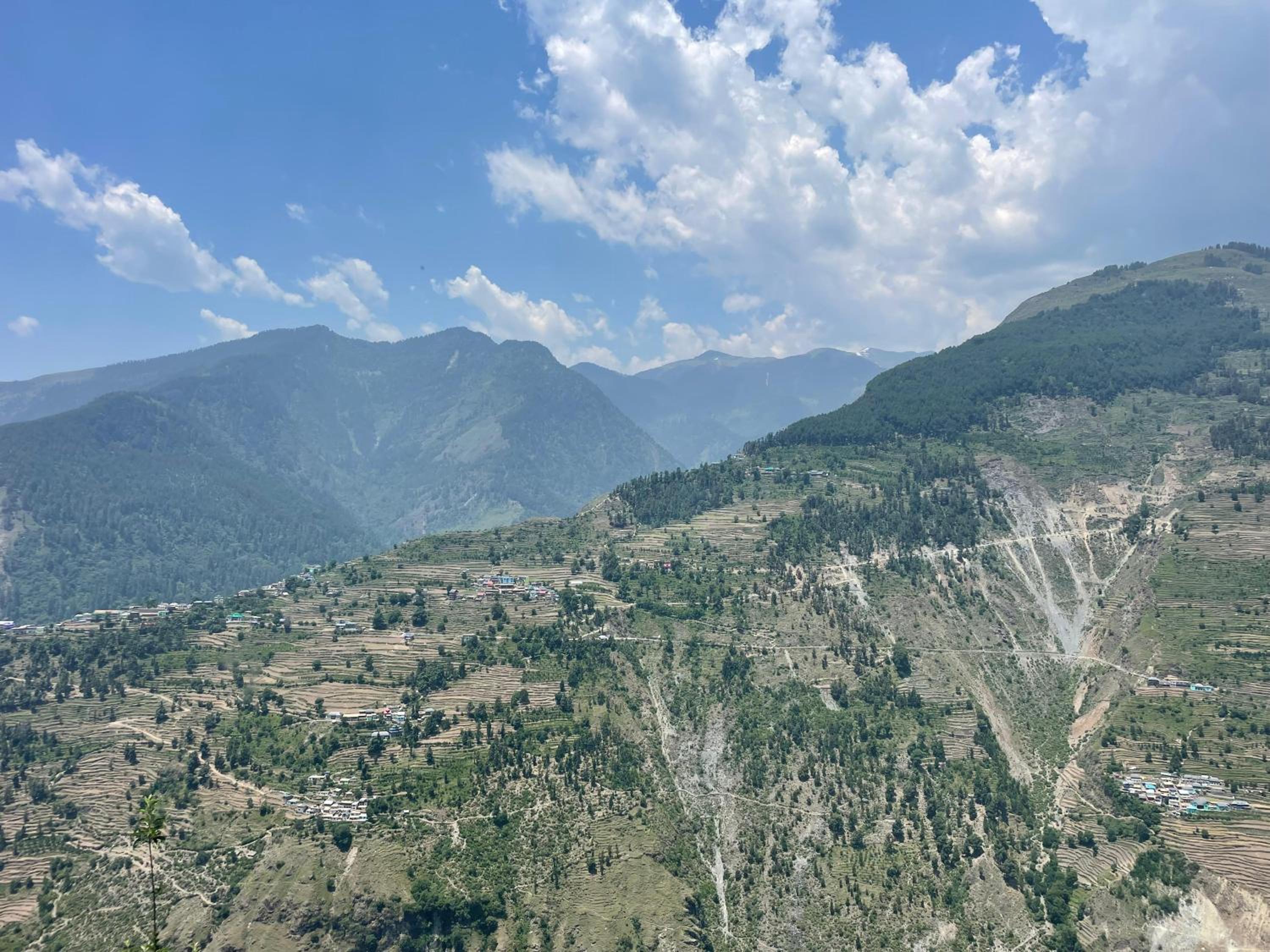 Hotel Diwan Sachpass Himalayan Brothers