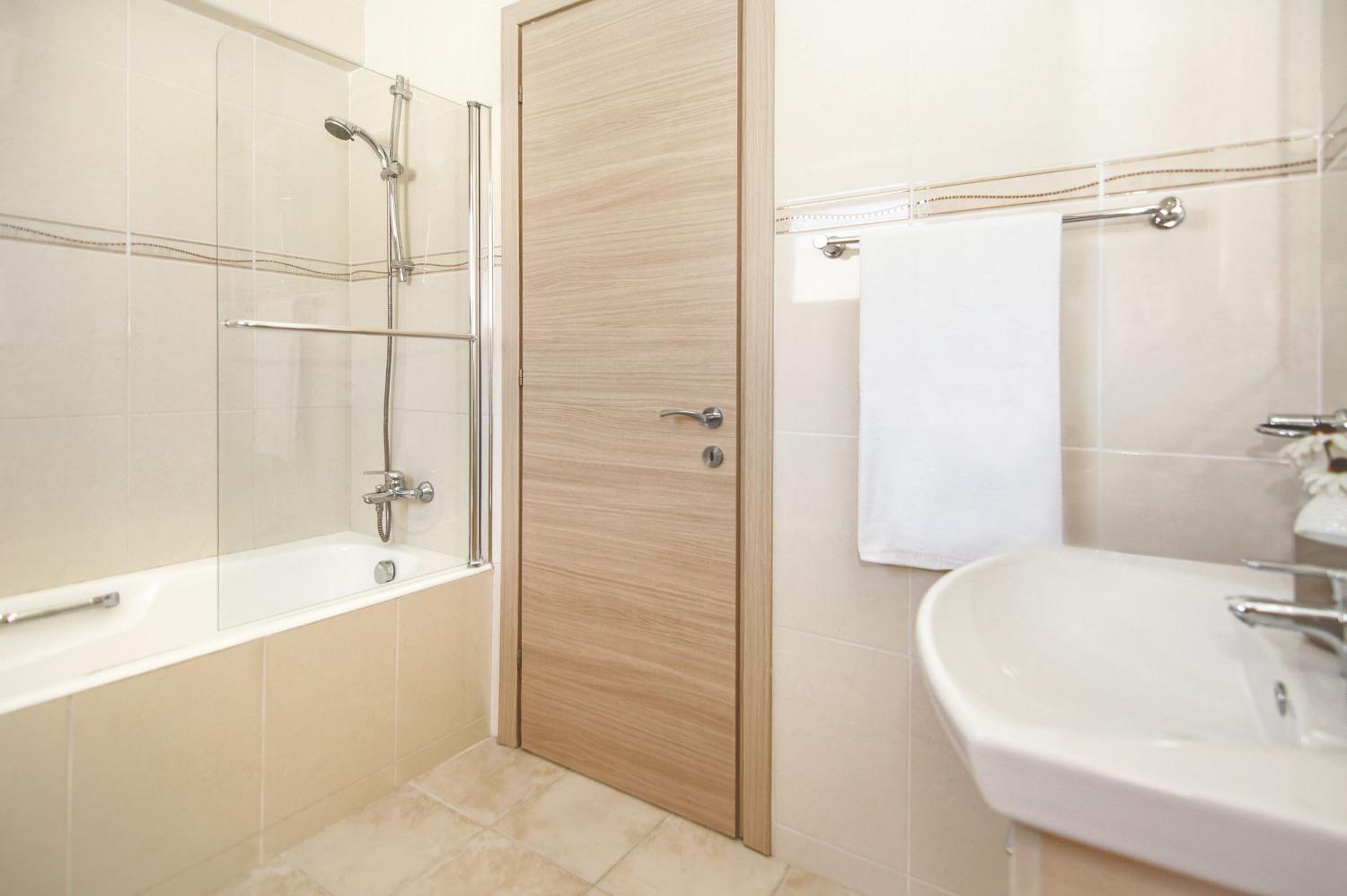 Villa Adonia - 30m from Pernera Beach