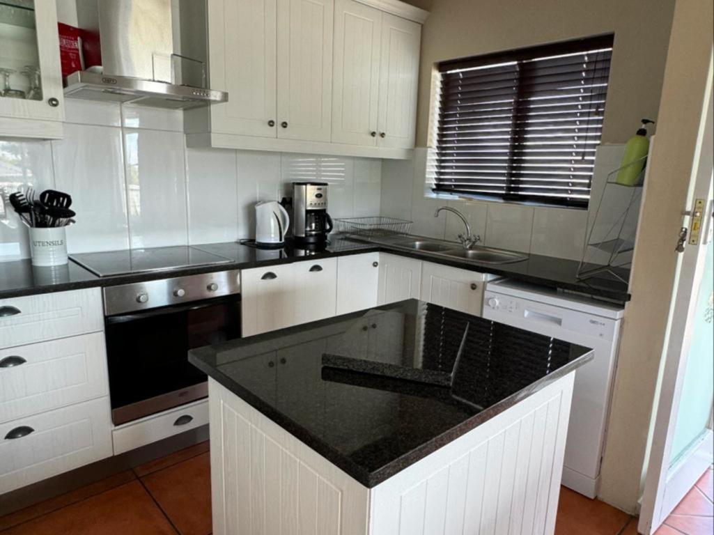 Moments Guesthouse, Kleinmond, photo 52