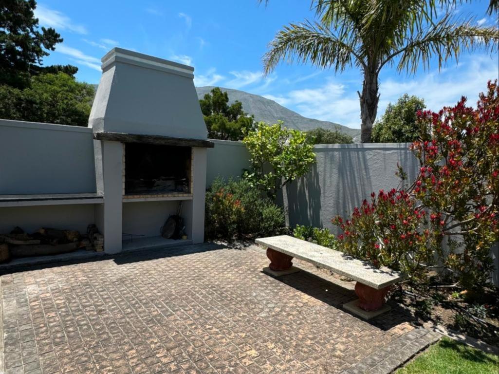 Moments Guesthouse, Kleinmond, photo 59