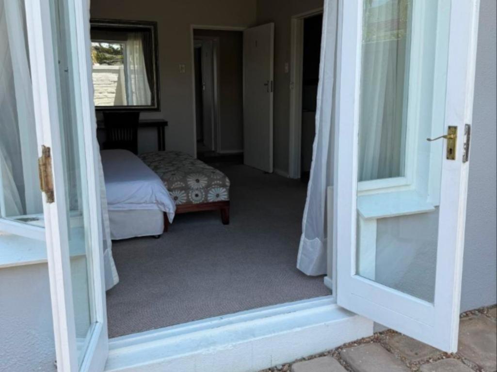 Moments Guesthouse, Kleinmond, photo 12