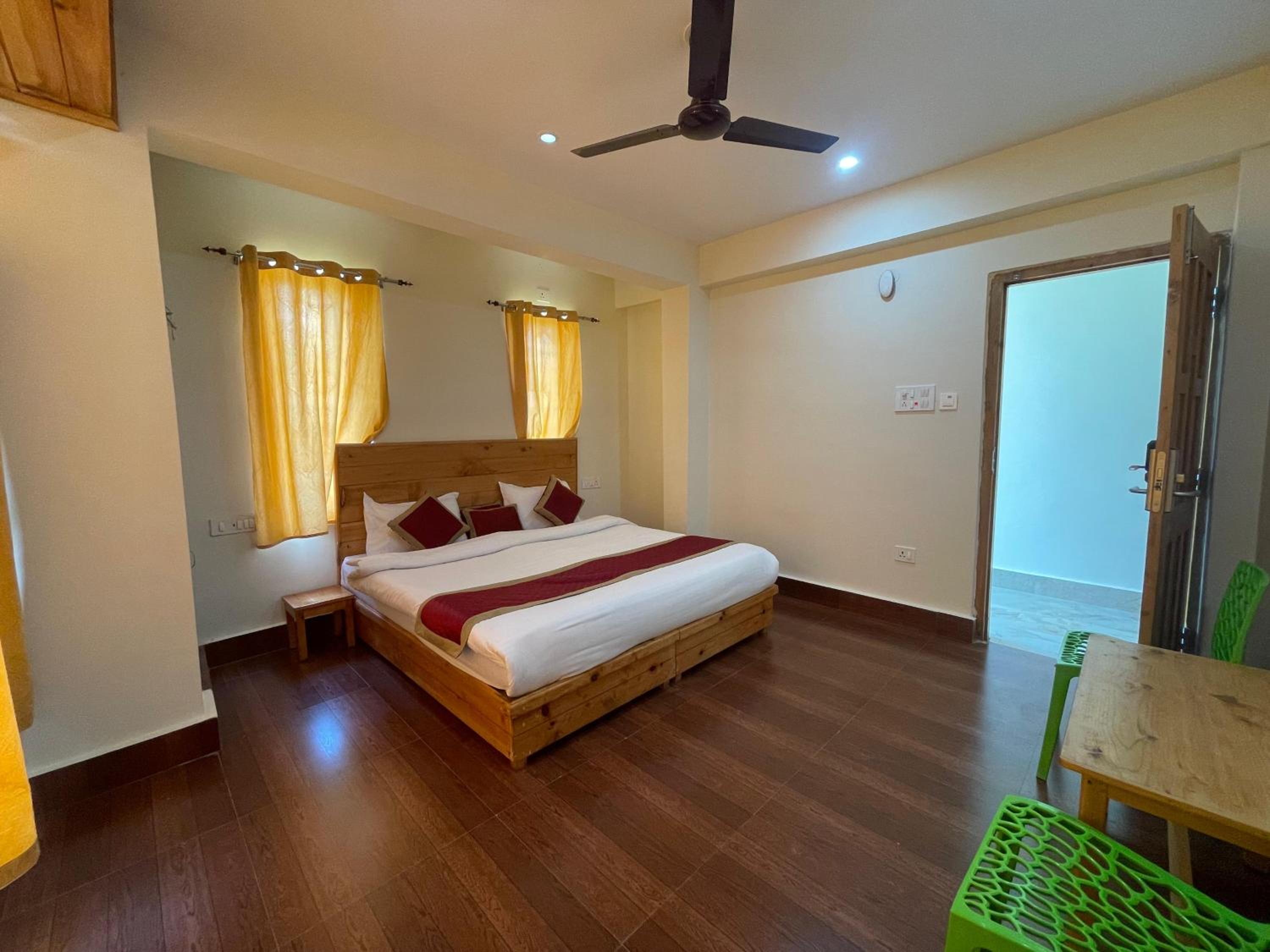 Hotel Diwan Sachpass Himalayan Brothers