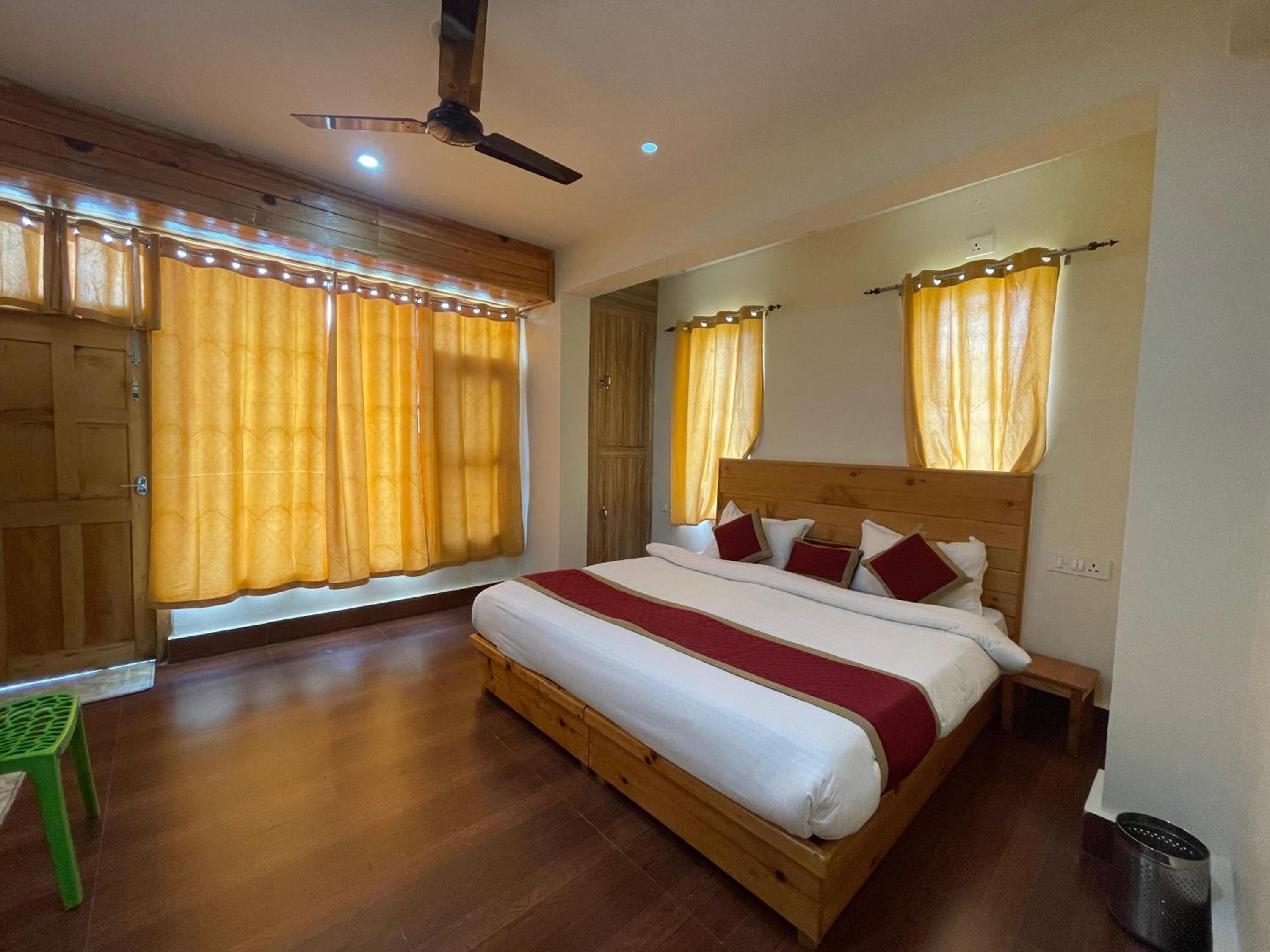 Hotel Diwan Sachpass Himalayan Brothers