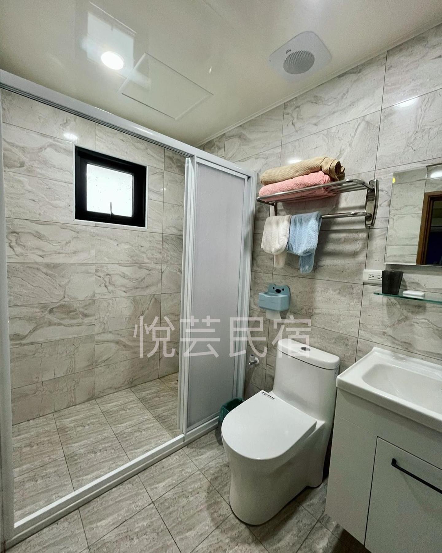 Photo 43