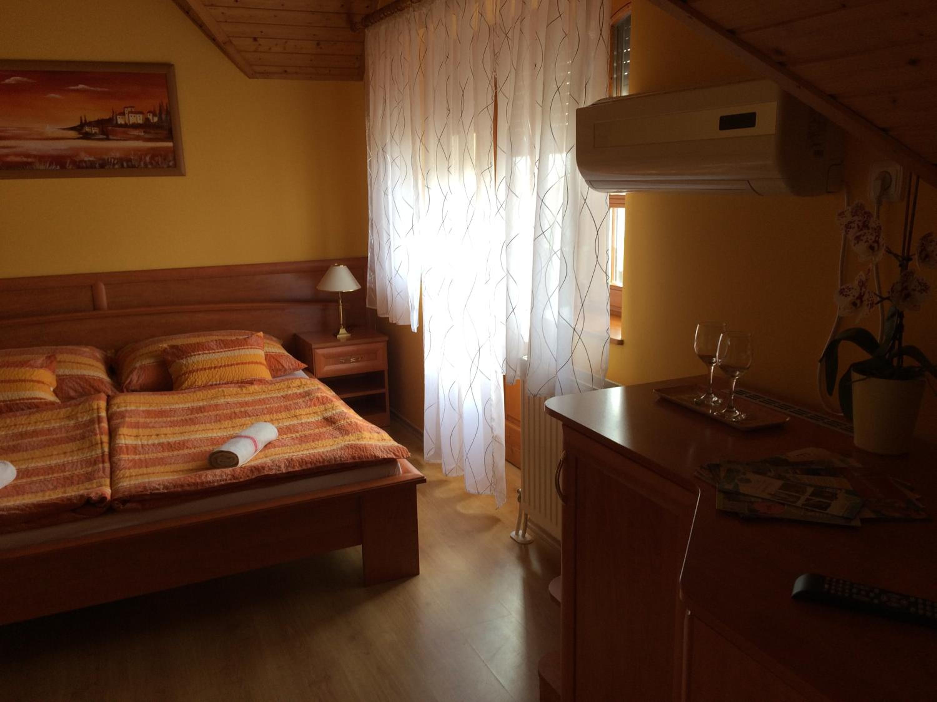 Napsugár Vendégház-Apartman