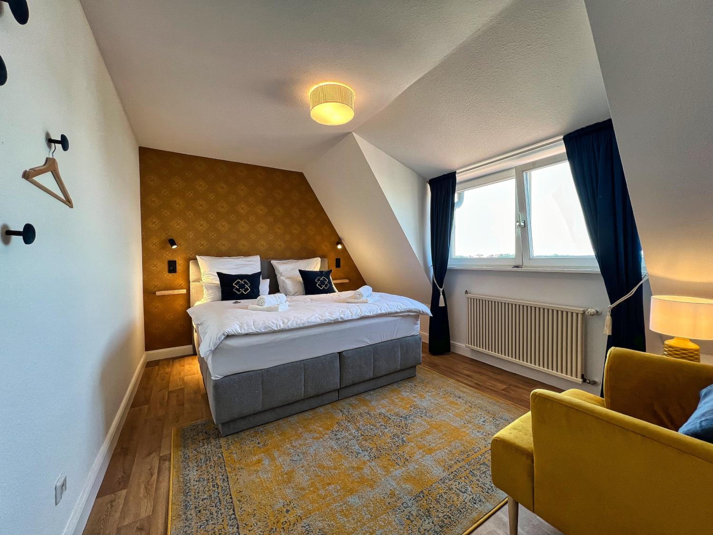 Helle großzügige Dachgeschoss Wohnung I Parkplatz I Schloss Blick #Cosiness Company
