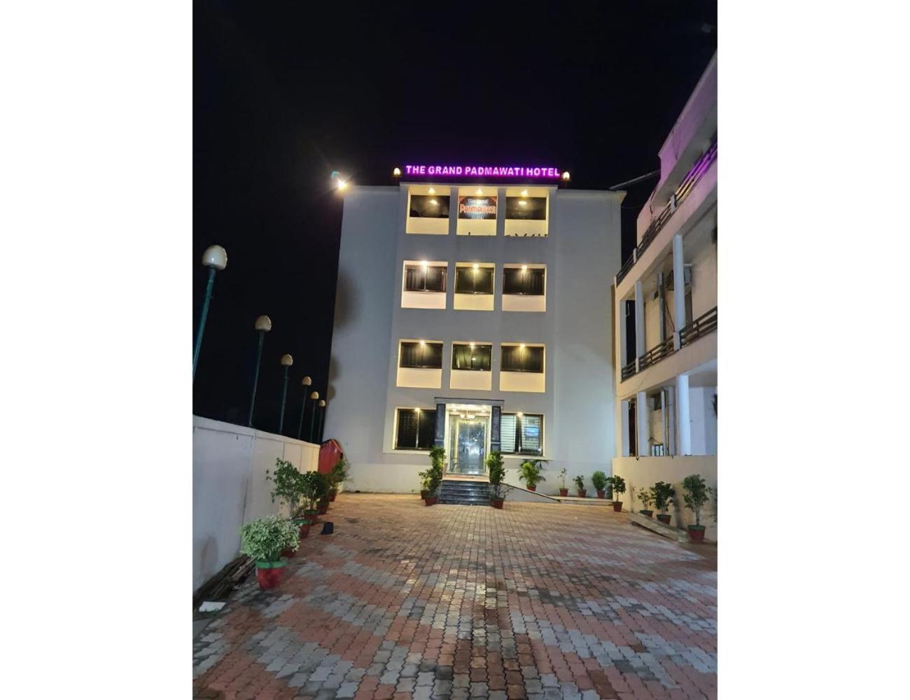 Padmawati hotel & resort, Mandsaur - main view