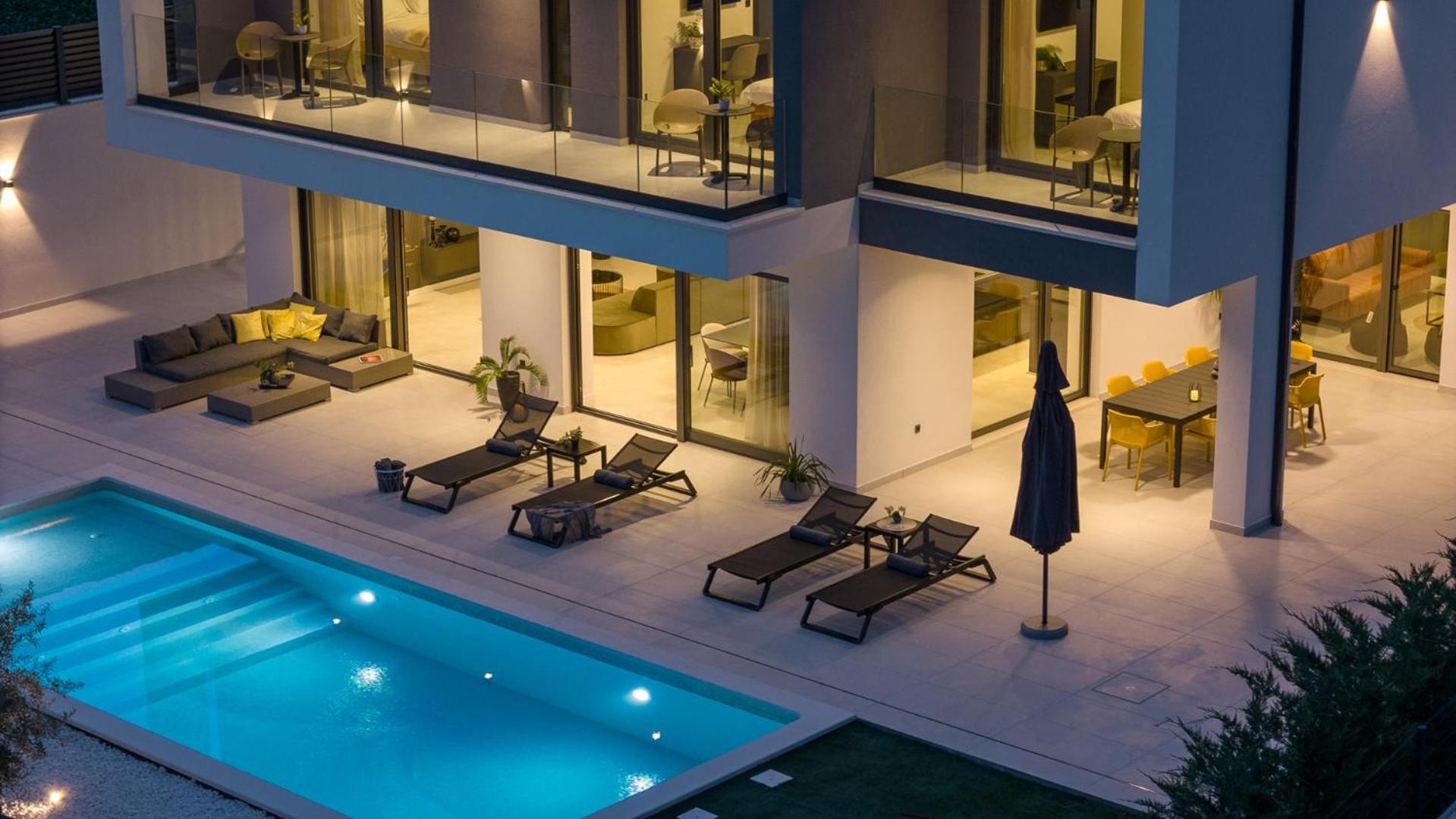 Villa Adventure with 3 en-suite bedrooms, a Media room, private pool, 7km from Omiš