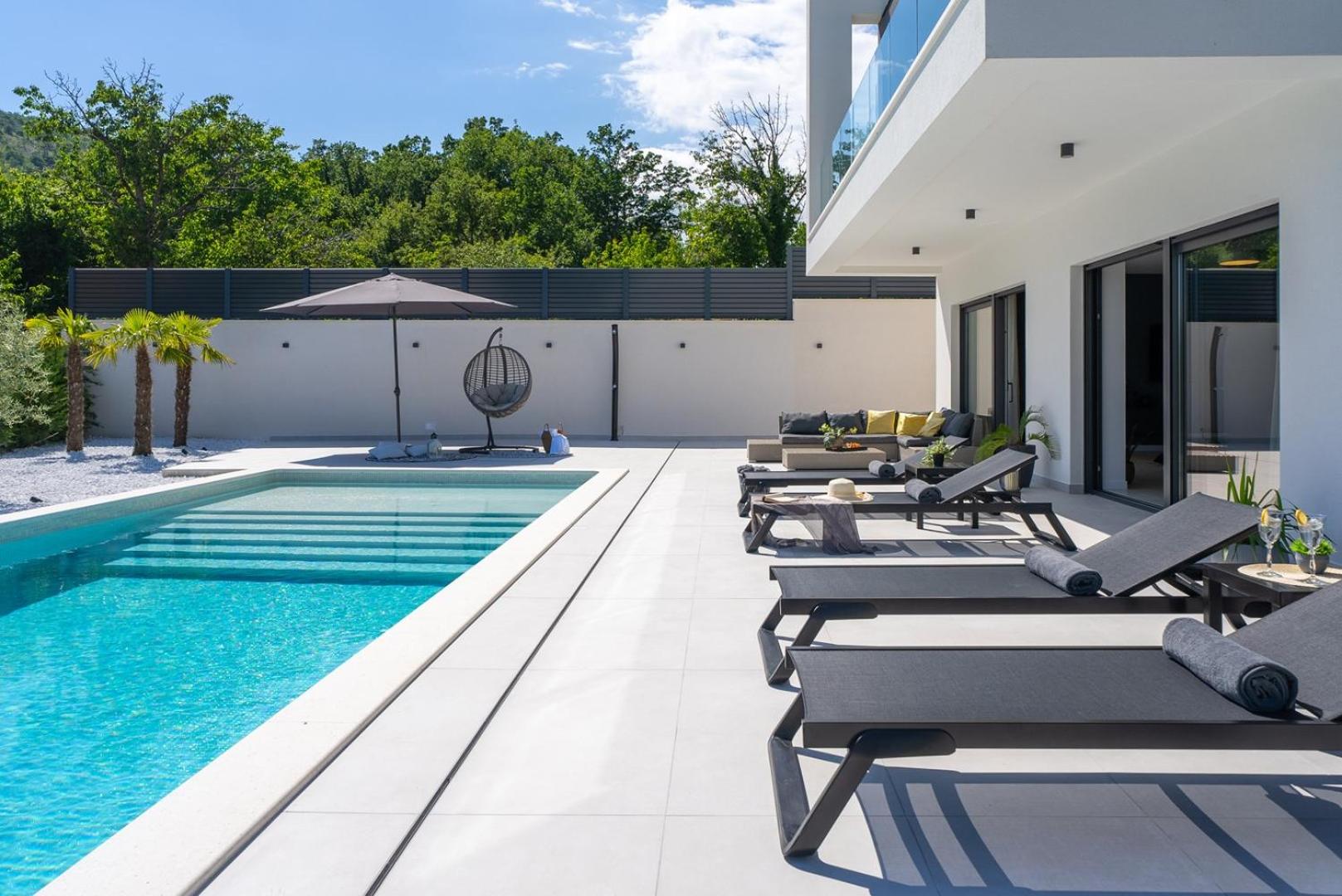 Villa Adventure with 3 en-suite bedrooms, a Media room, private pool, 7km from Omiš