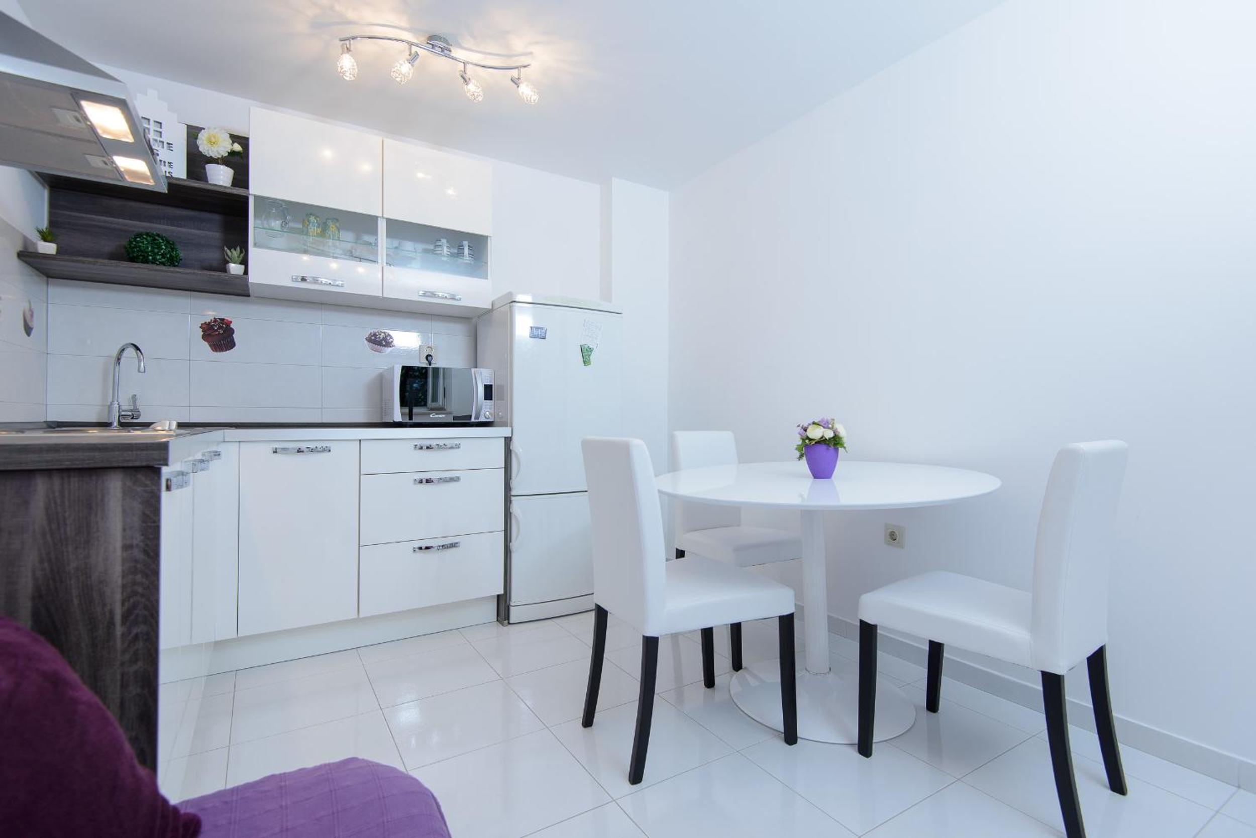 Apartment Ema