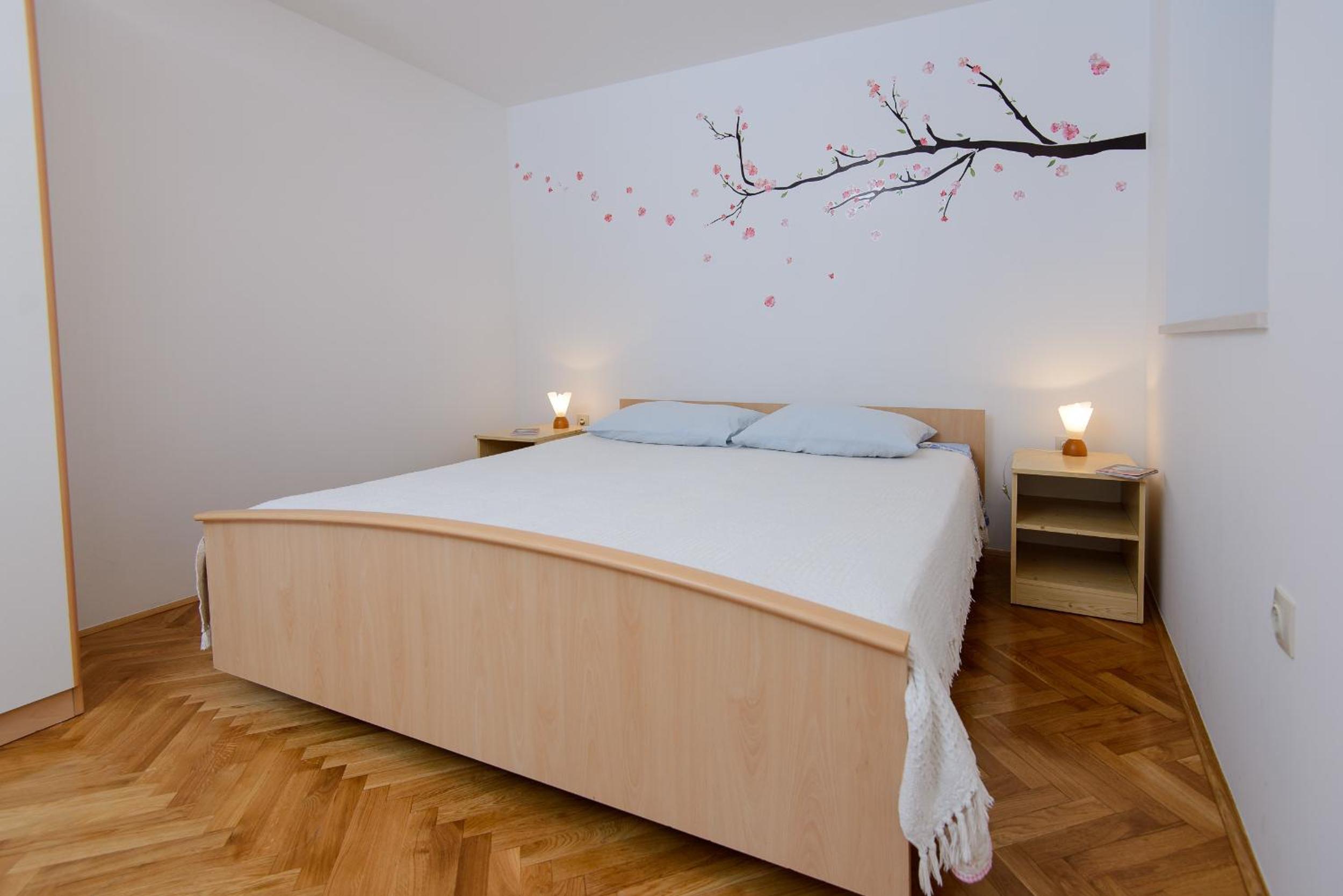 Apartment Ema