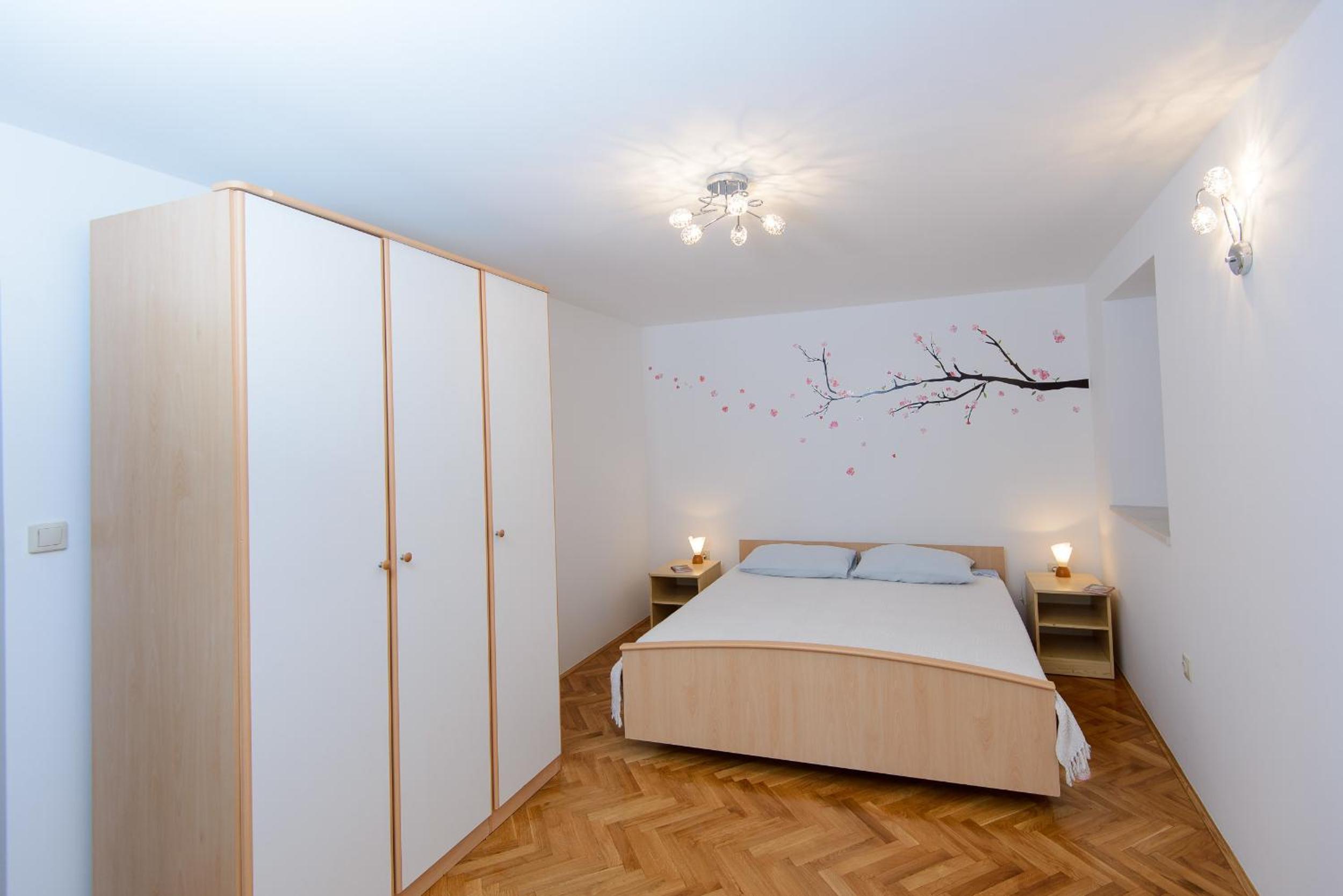 Apartment Ema