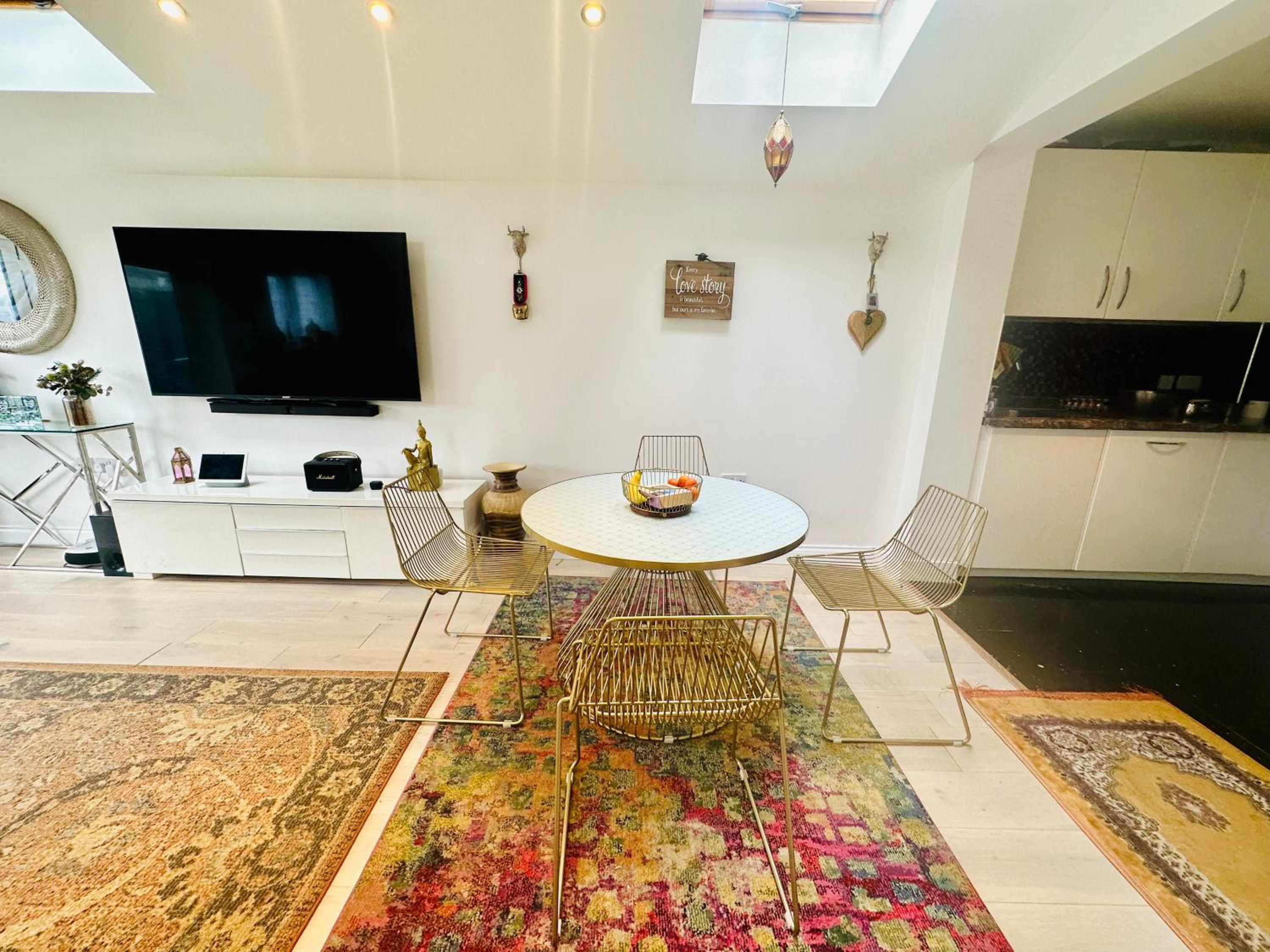 Beautiful Home in London with easy access to Central London