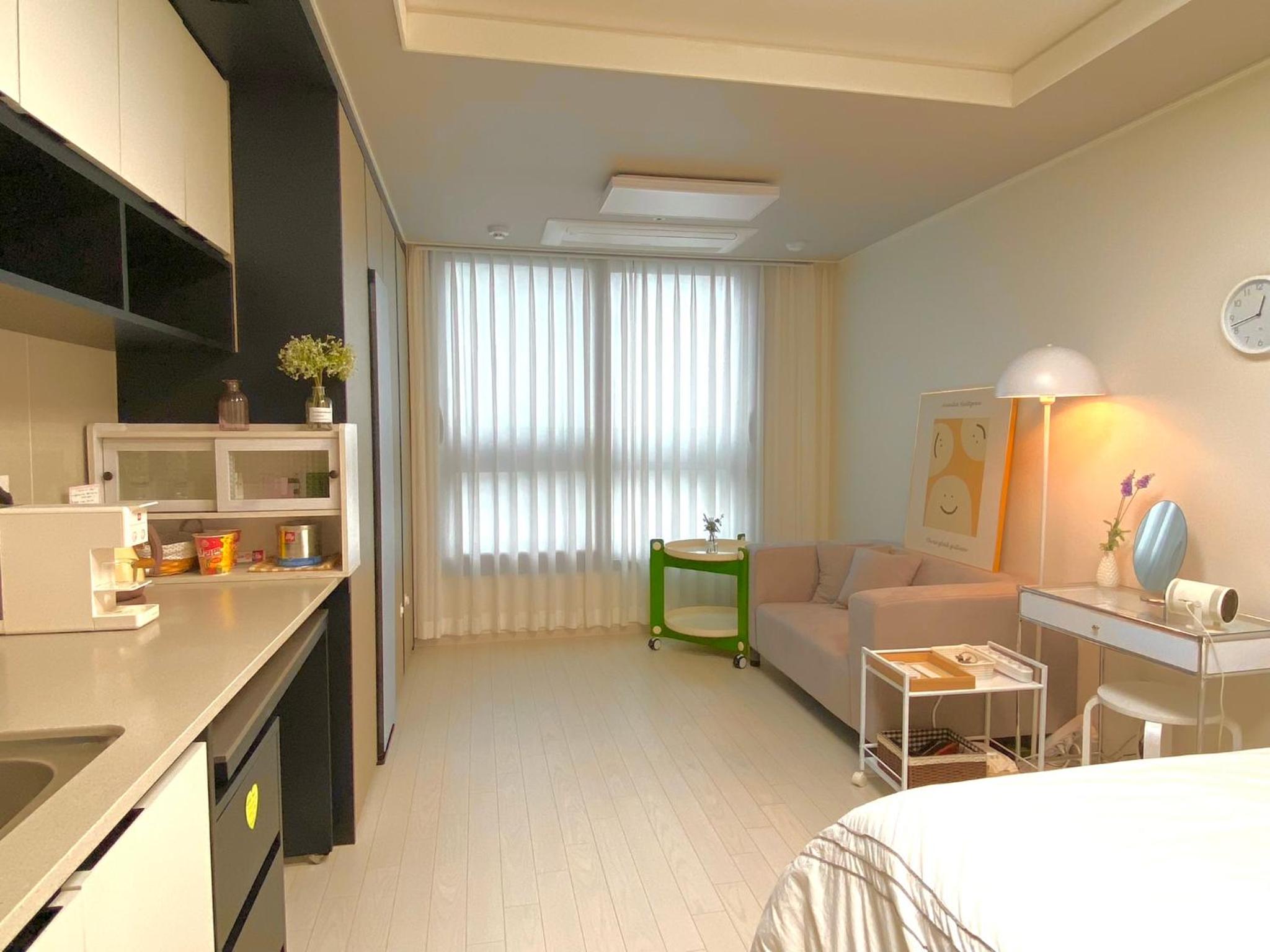 hotel room