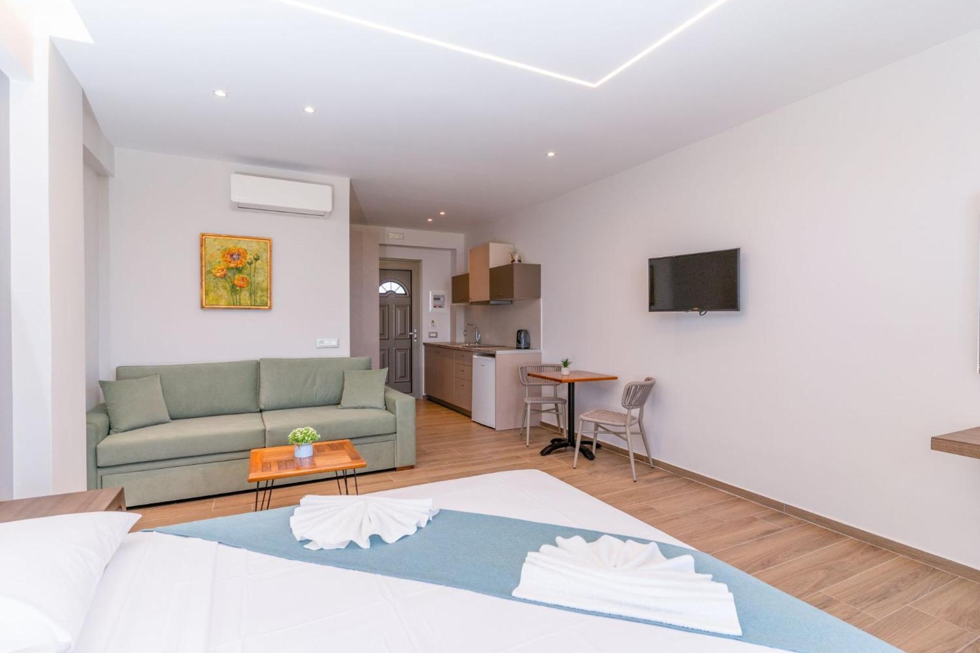 Sea View Suites & Holiday Homes - Plaka Beach Resort view 5