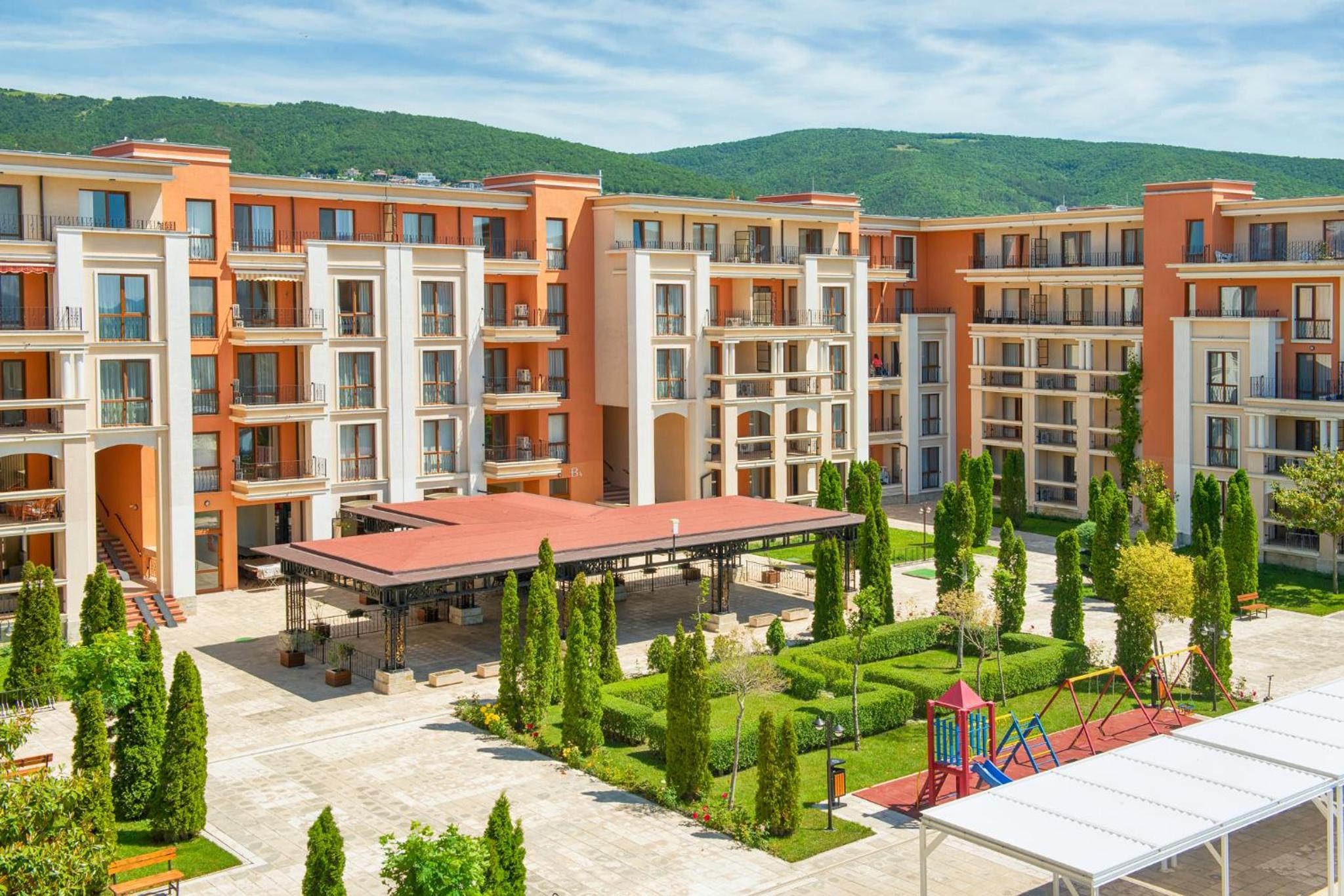 Prestige Beach First Line Apartments in Saint Vlas