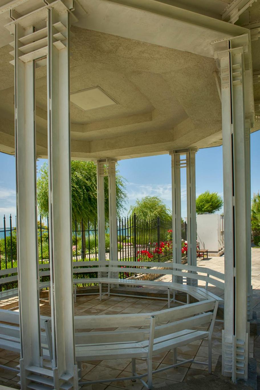 Prestige Beach First Line Apartments in Saint Vlas