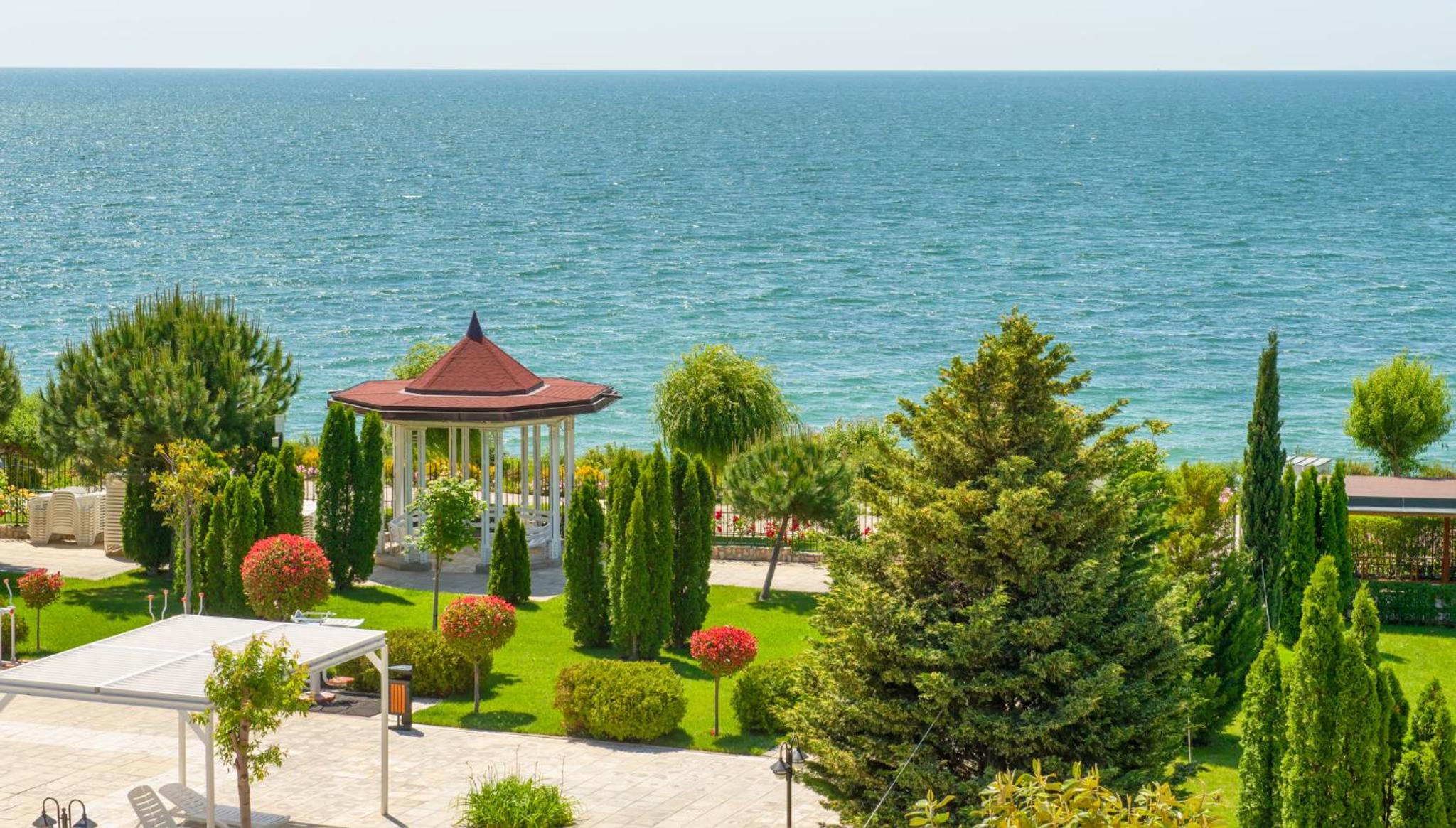 Prestige Beach First Line Apartments in Saint Vlas