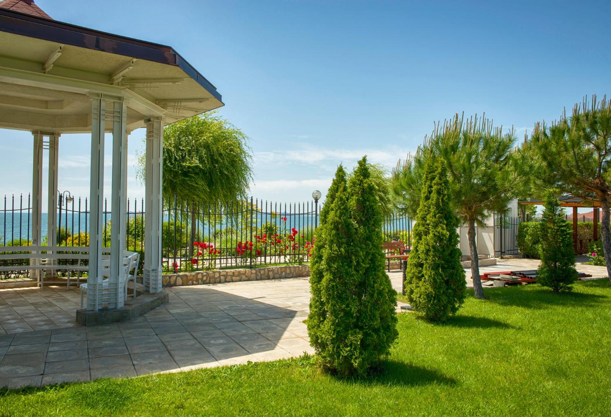 Prestige Beach First Line Apartments in Saint Vlas